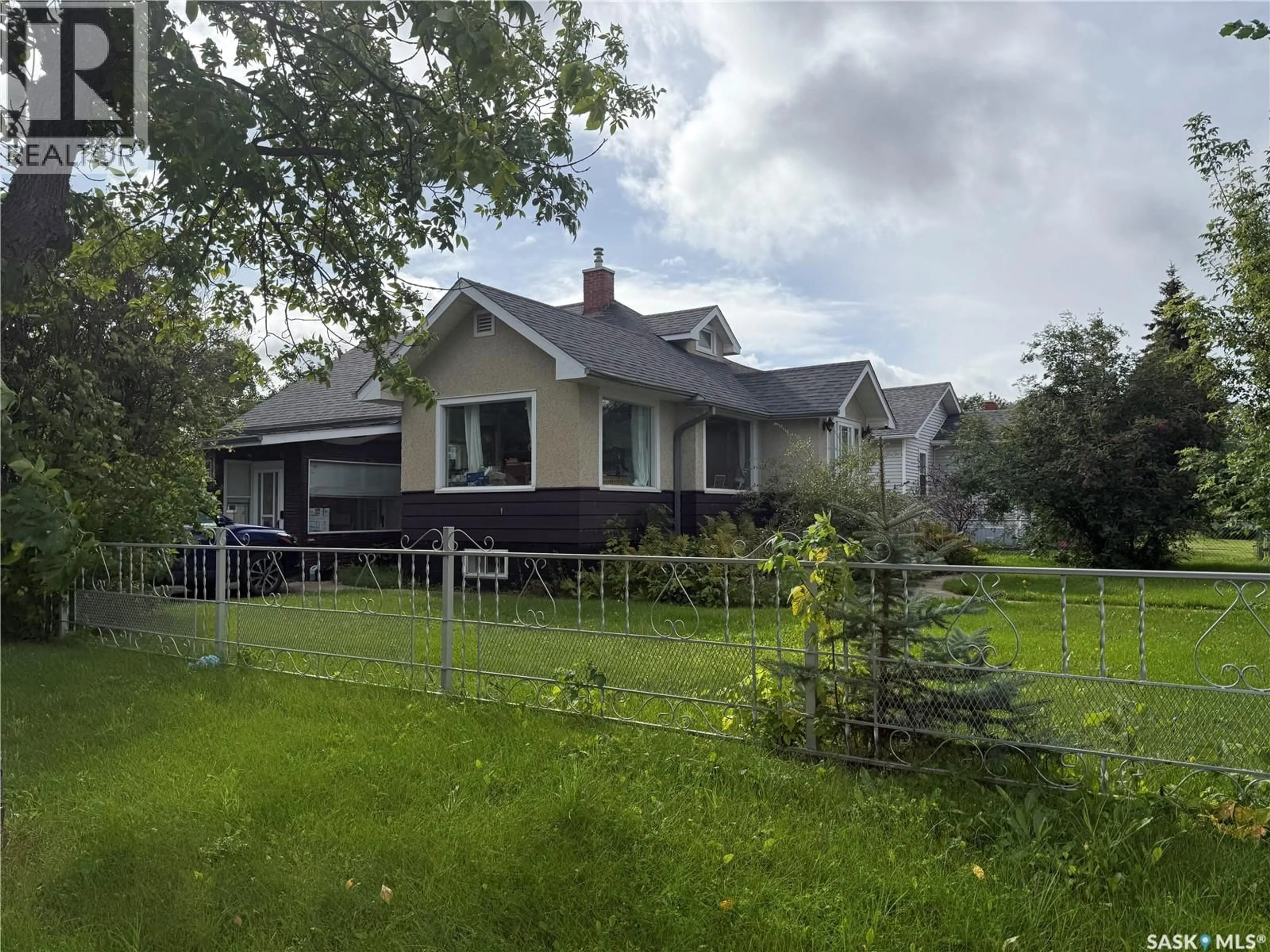 A pic from outside/outdoor area/front of a property/back of a property/a pic from drone, unknown for 357 12TH STREET, Prince Albert Saskatchewan S6V1C2