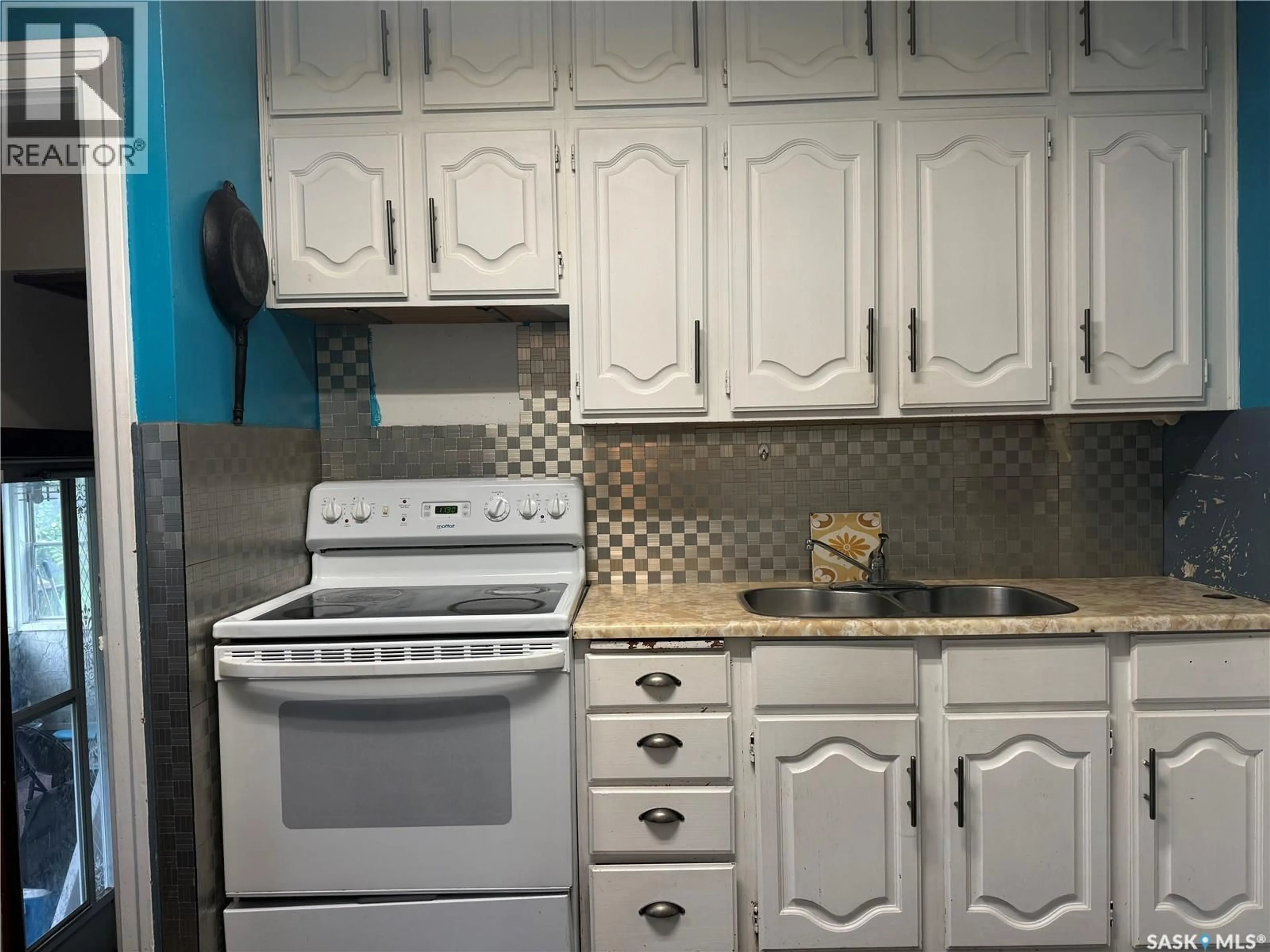 Standard kitchen, unknown for 357 12TH STREET, Prince Albert Saskatchewan S6V1C2