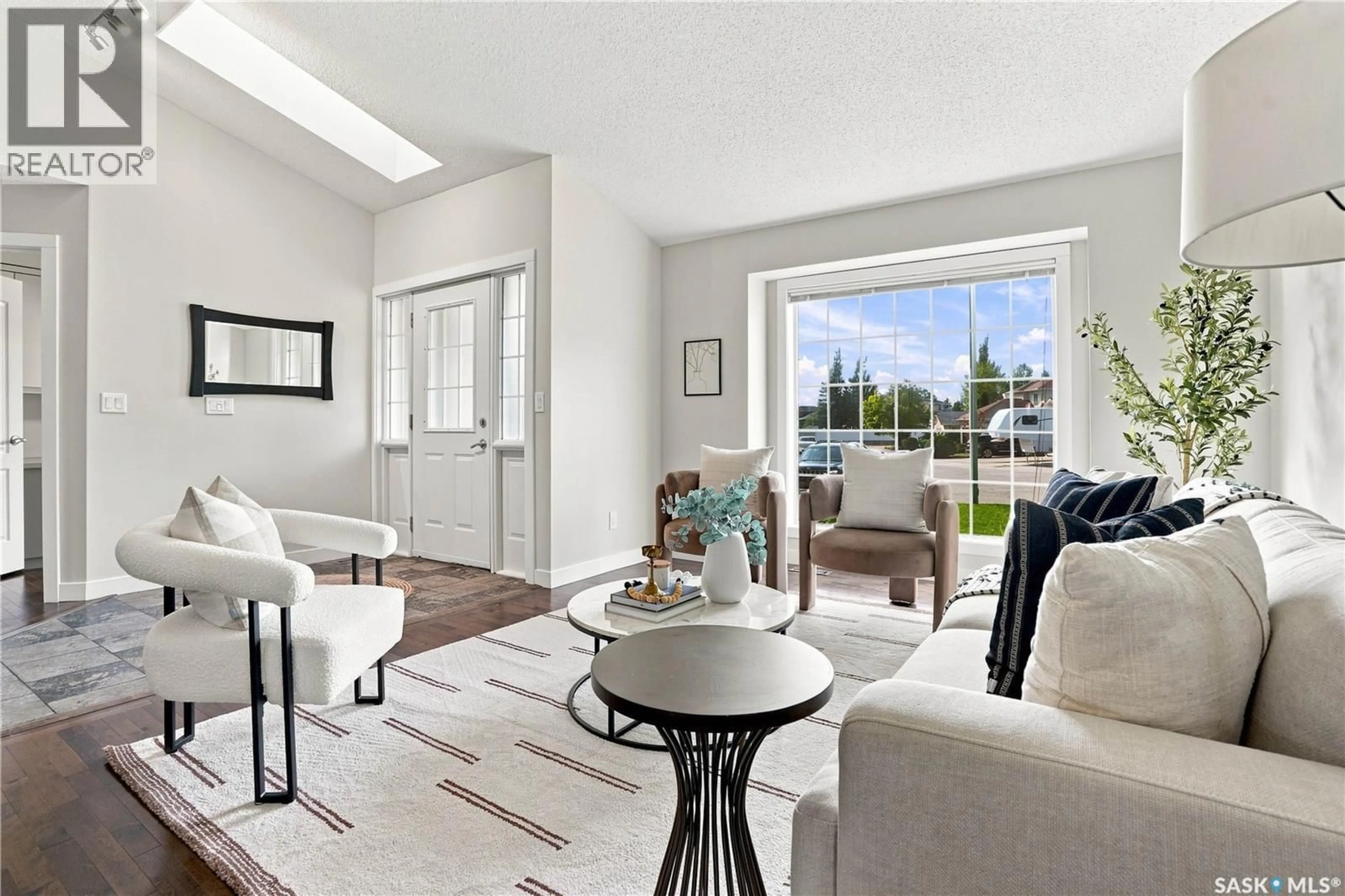 Living room with furniture, unknown for 122 LAVALEE PLACE, Saskatoon Saskatchewan S7J5K7