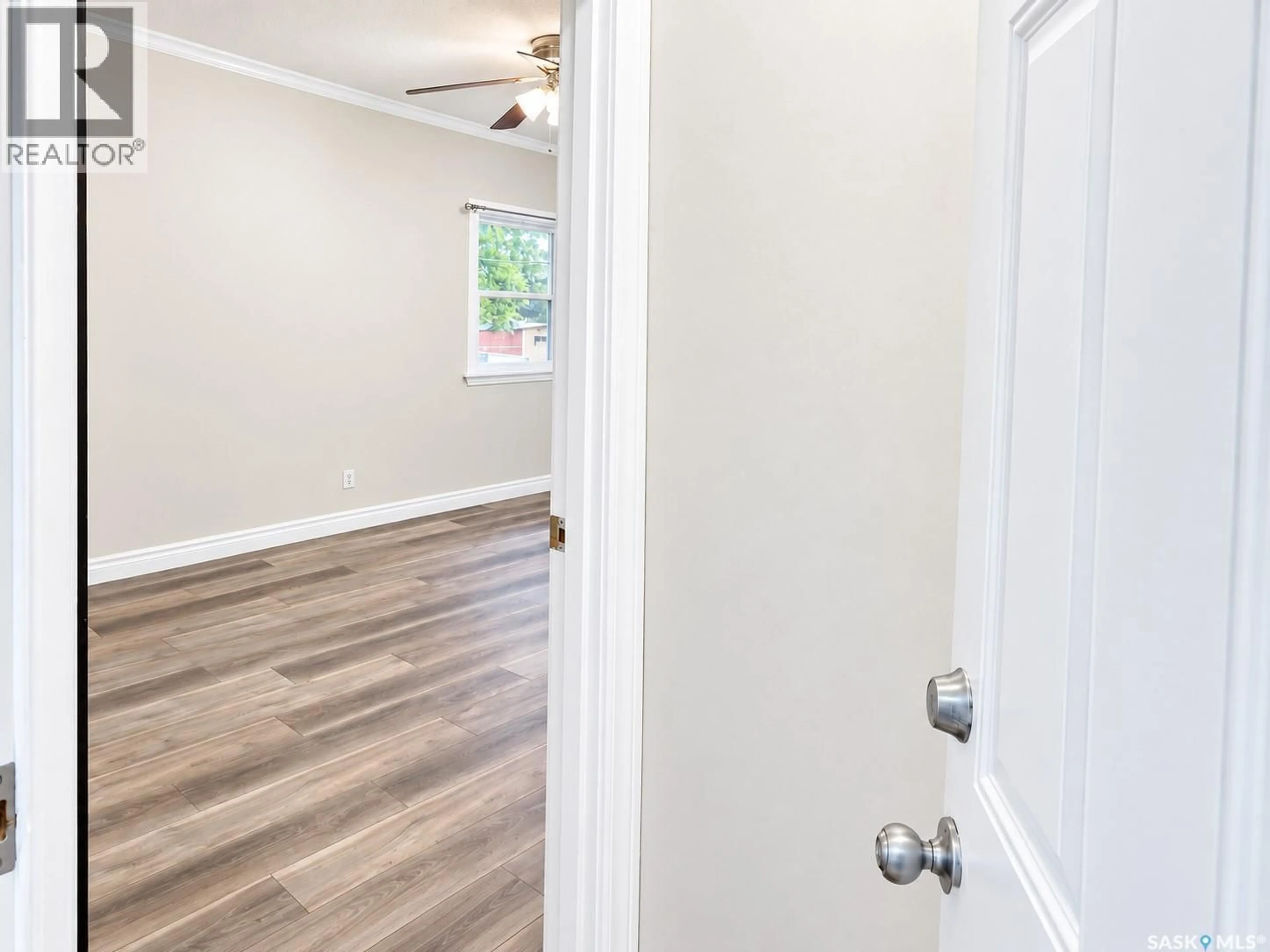 Indoor entryway for 1424 FORGET STREET, Regina Saskatchewan S4T4Y3