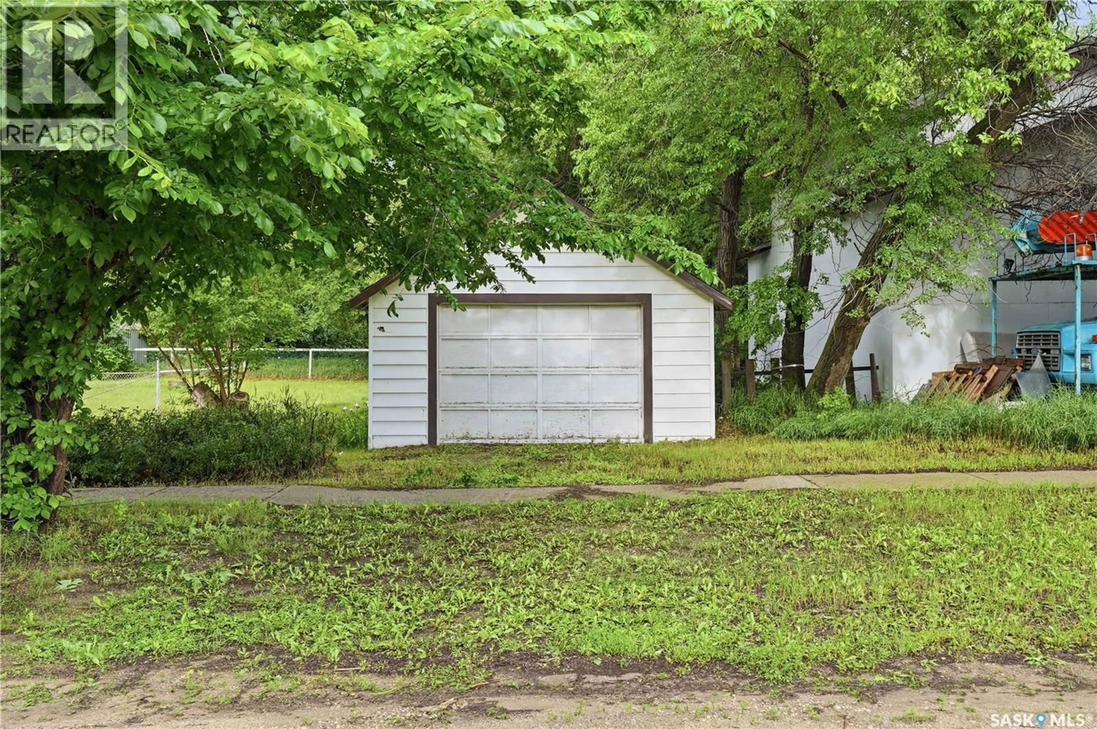 Shed for 311 3RD STREET, Chaplin Saskatchewan S0H0V0