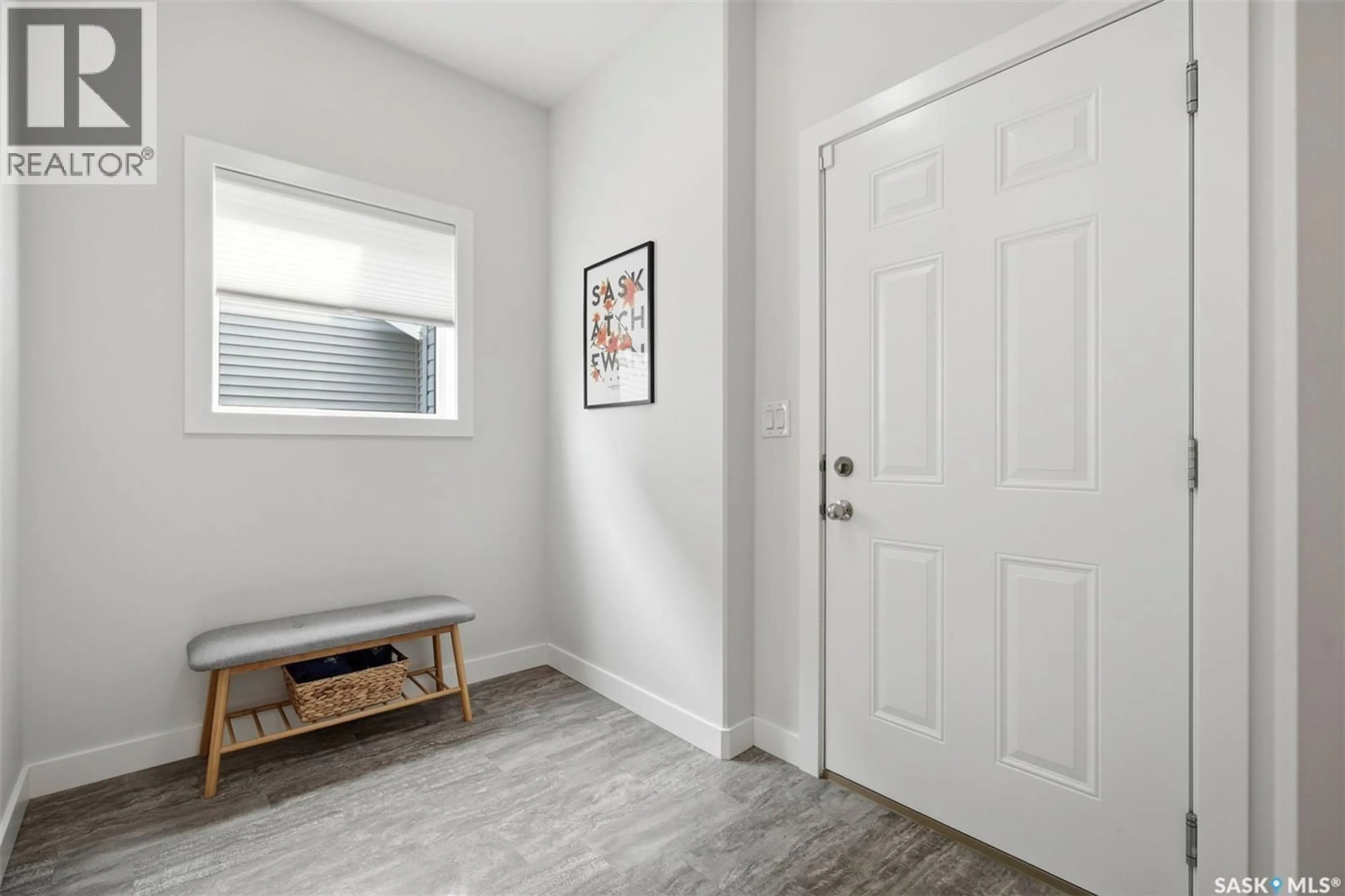 Indoor entryway for 446 GERMAIN MANOR, Saskatoon Saskatchewan S7V0T8