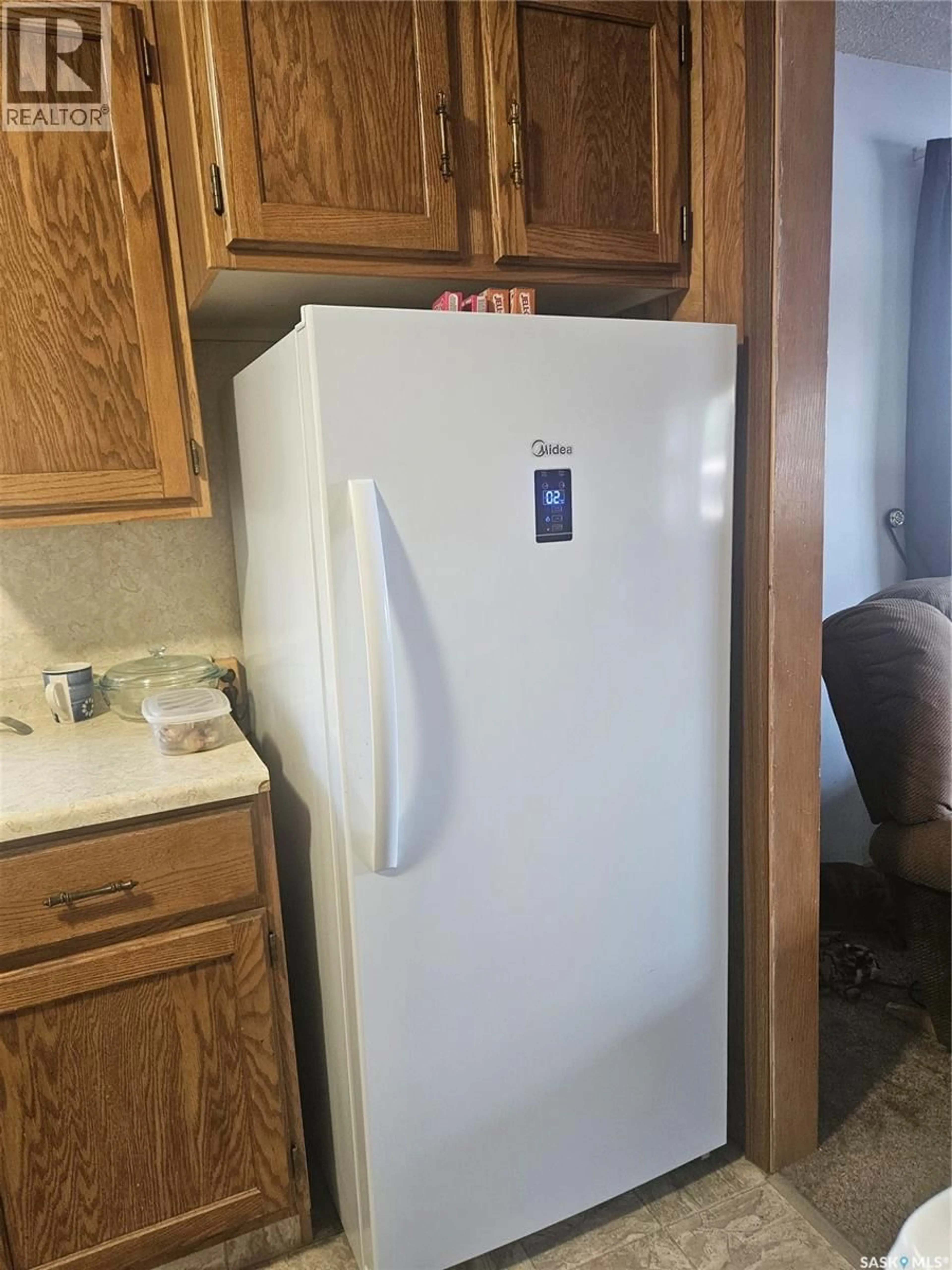 Standard kitchen, unknown for 107 2ND STREET, Cabri Saskatchewan S0N0J0