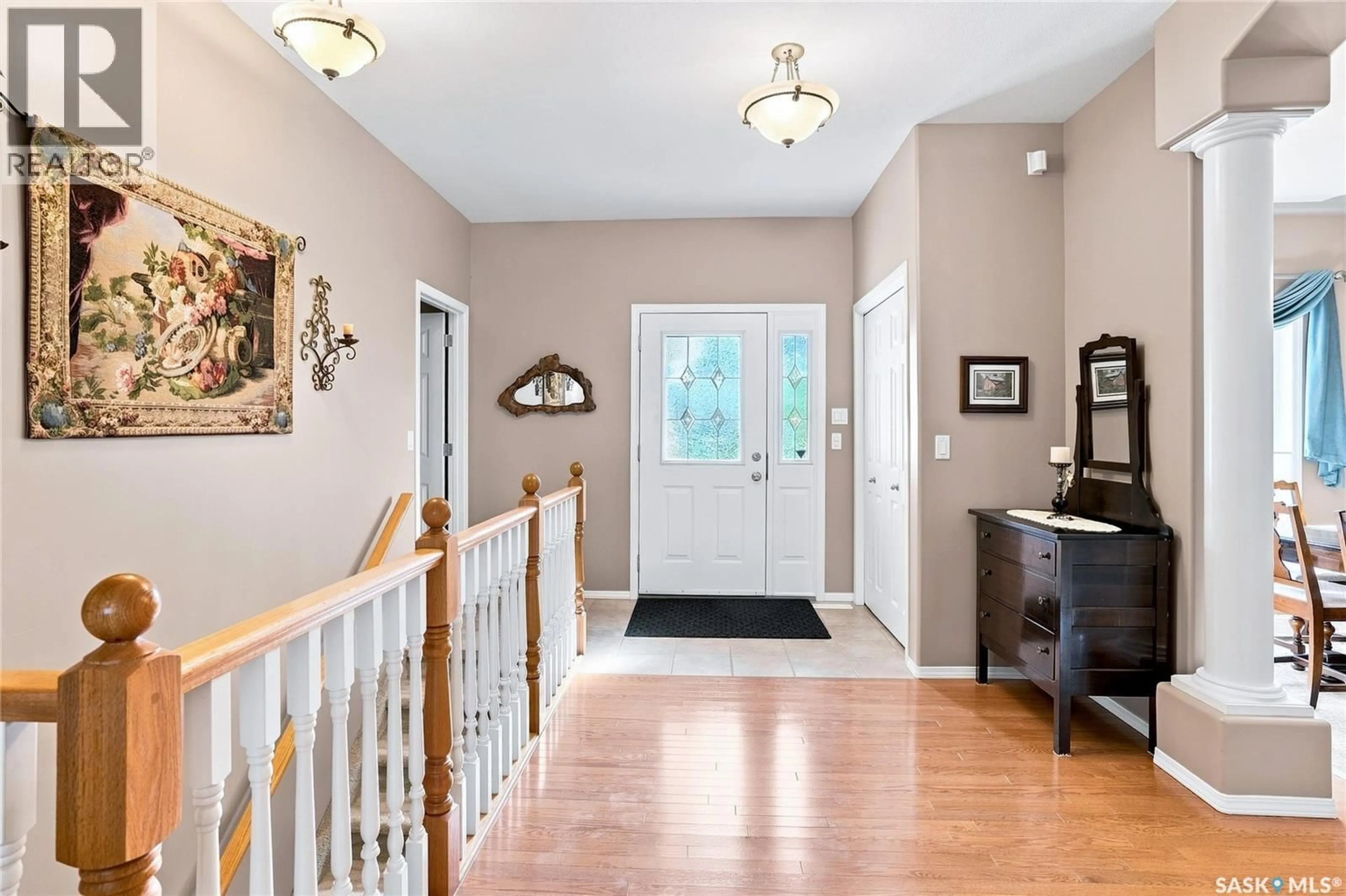 Indoor entryway for 163 BLACKBURN CRESCENT, Saskatoon Saskatchewan S7V1E7