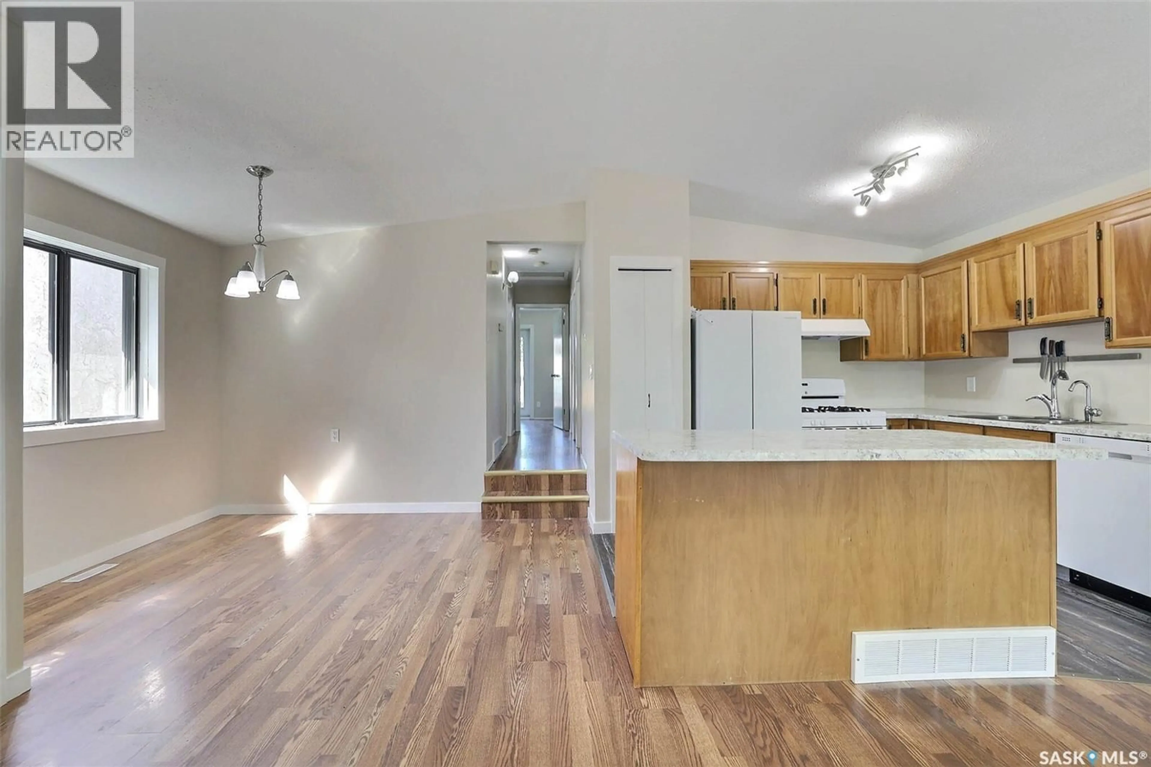 Unknown for 7126 DALGLIESH DRIVE, Regina Saskatchewan S4X2M6