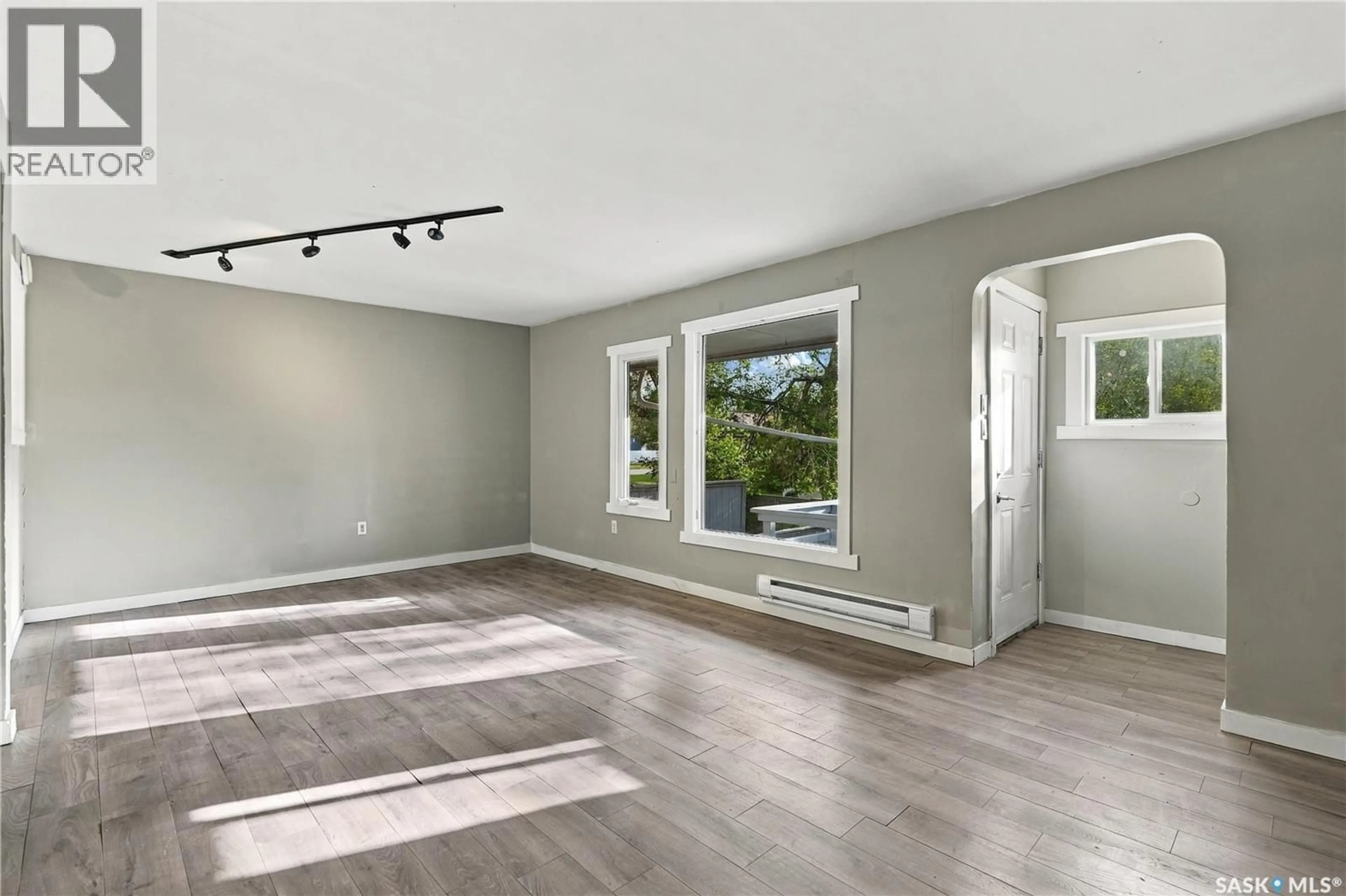 A pic of a room for 916 ATHOL STREET, Regina Saskatchewan S4T3B7