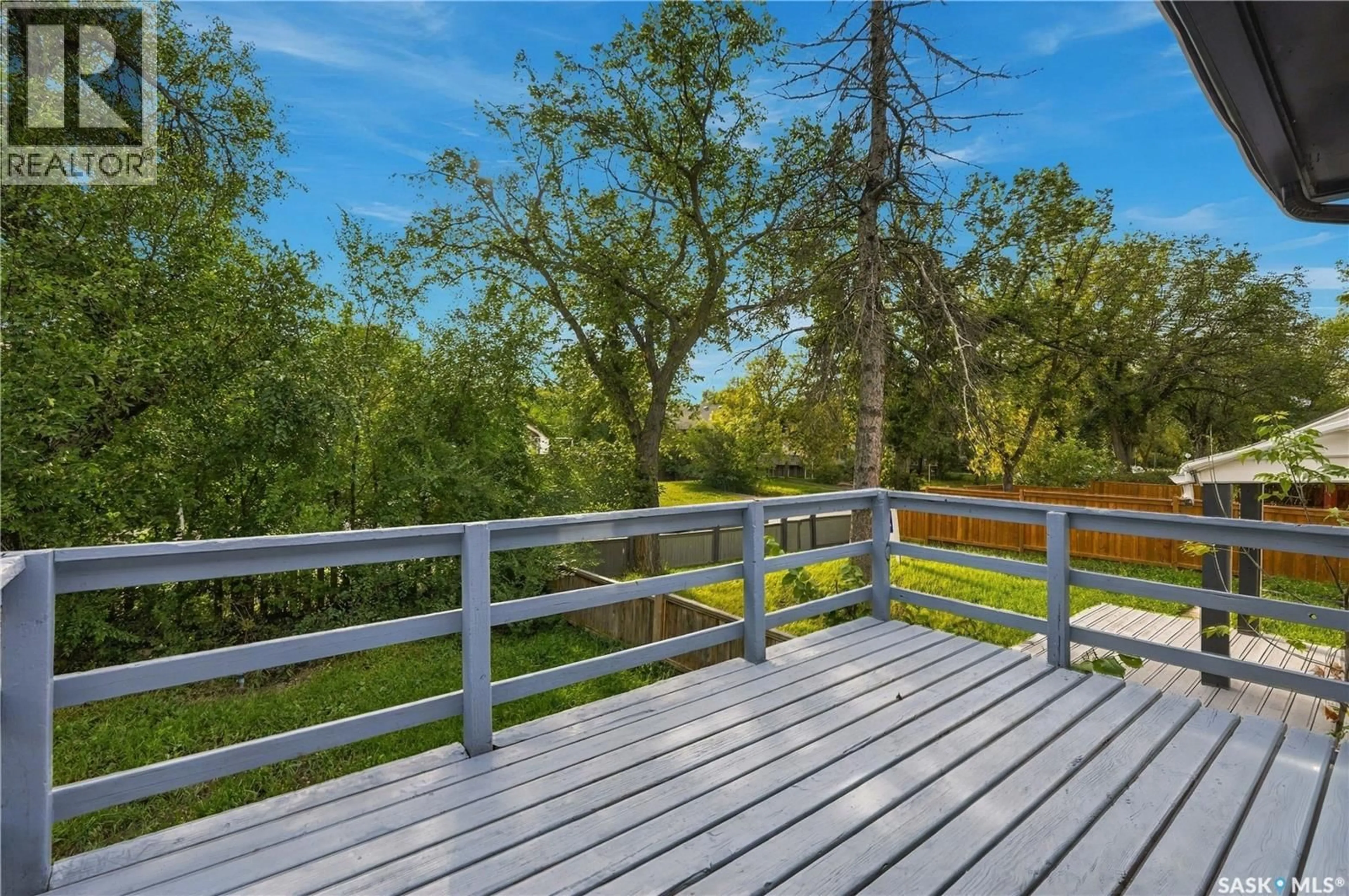 Patio, water/lake/river/ocean view for 916 ATHOL STREET, Regina Saskatchewan S4T3B7