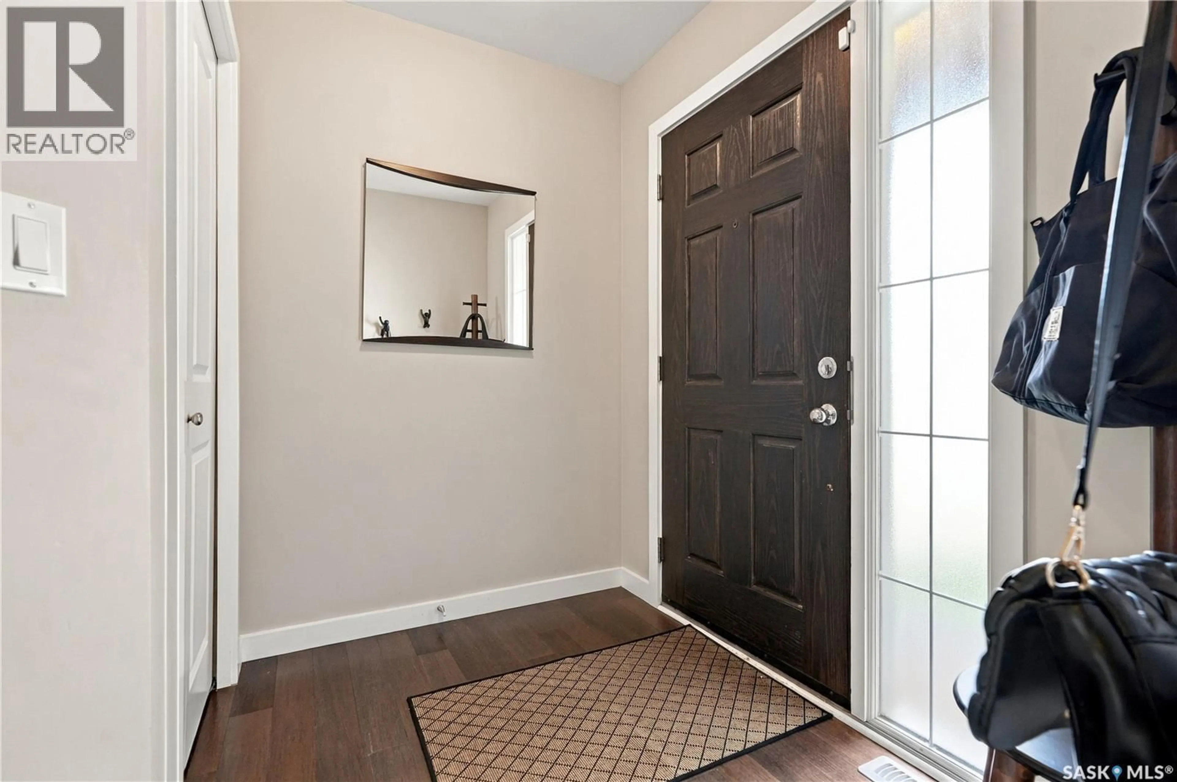Indoor entryway for 203 - 410 LEDINGHAM WAY, Saskatoon Saskatchewan S7V0C4