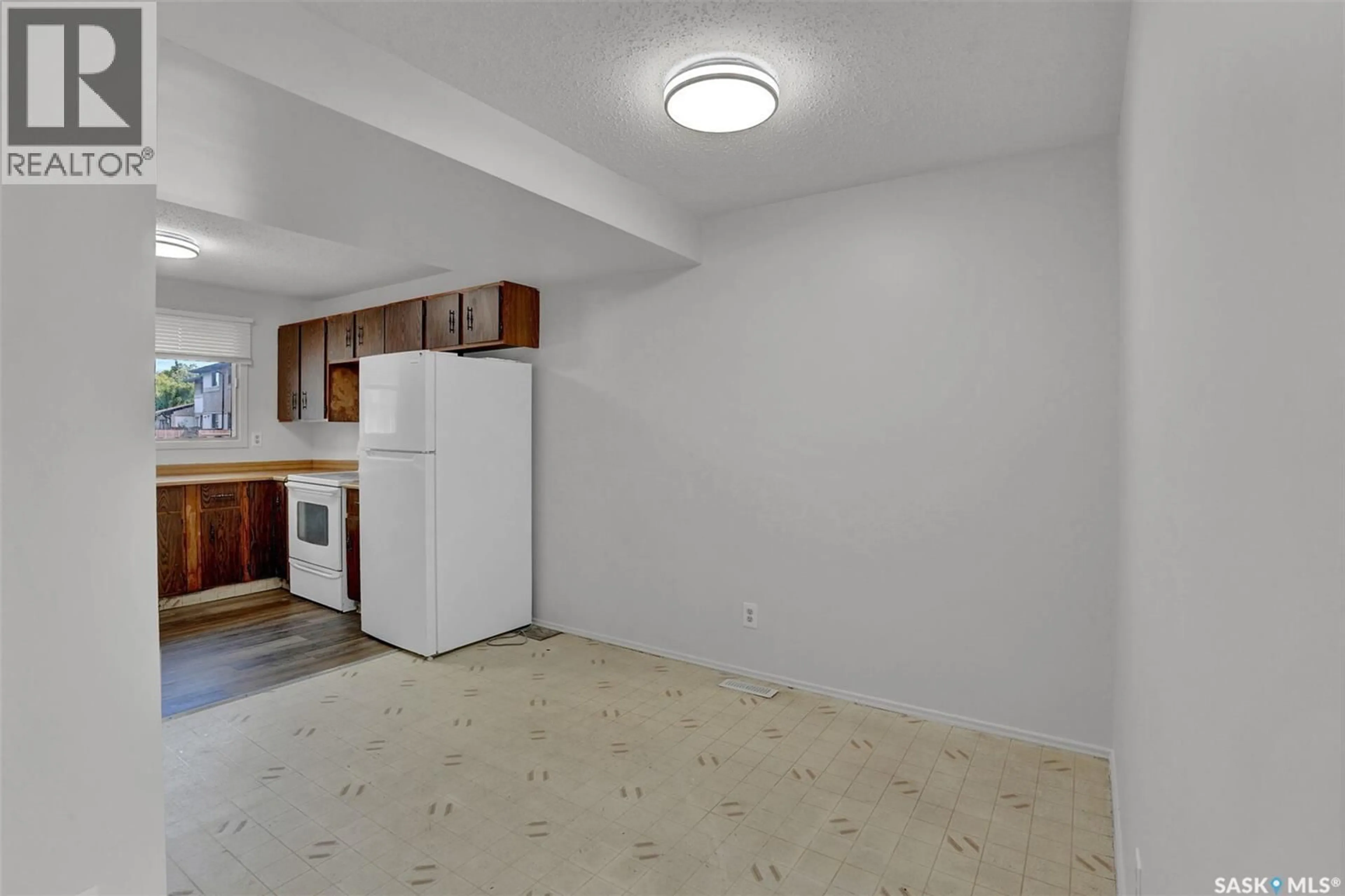 Standard kitchen, unknown for 97 MACKENZIE WAY, Regina Saskatchewan S4N5M8