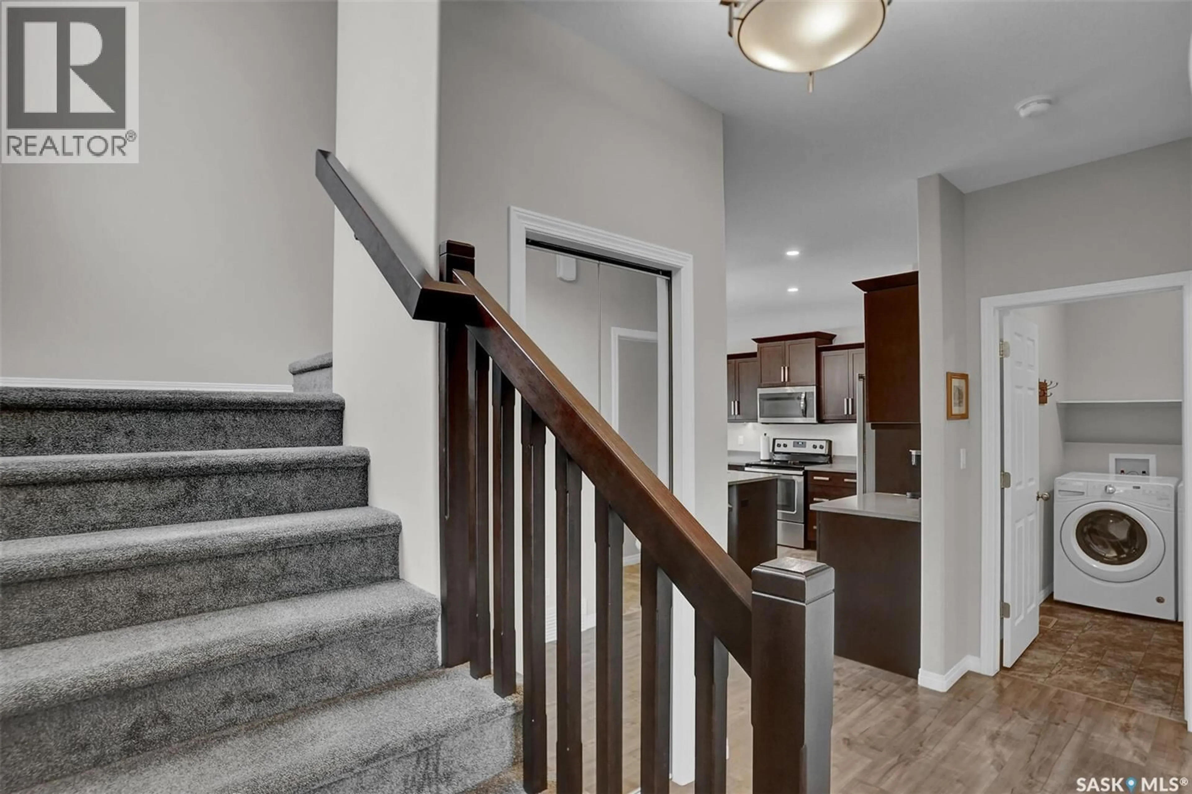 Stairs for E - 4237 GREEN OLIVE WAY, Regina Saskatchewan S4V1P9