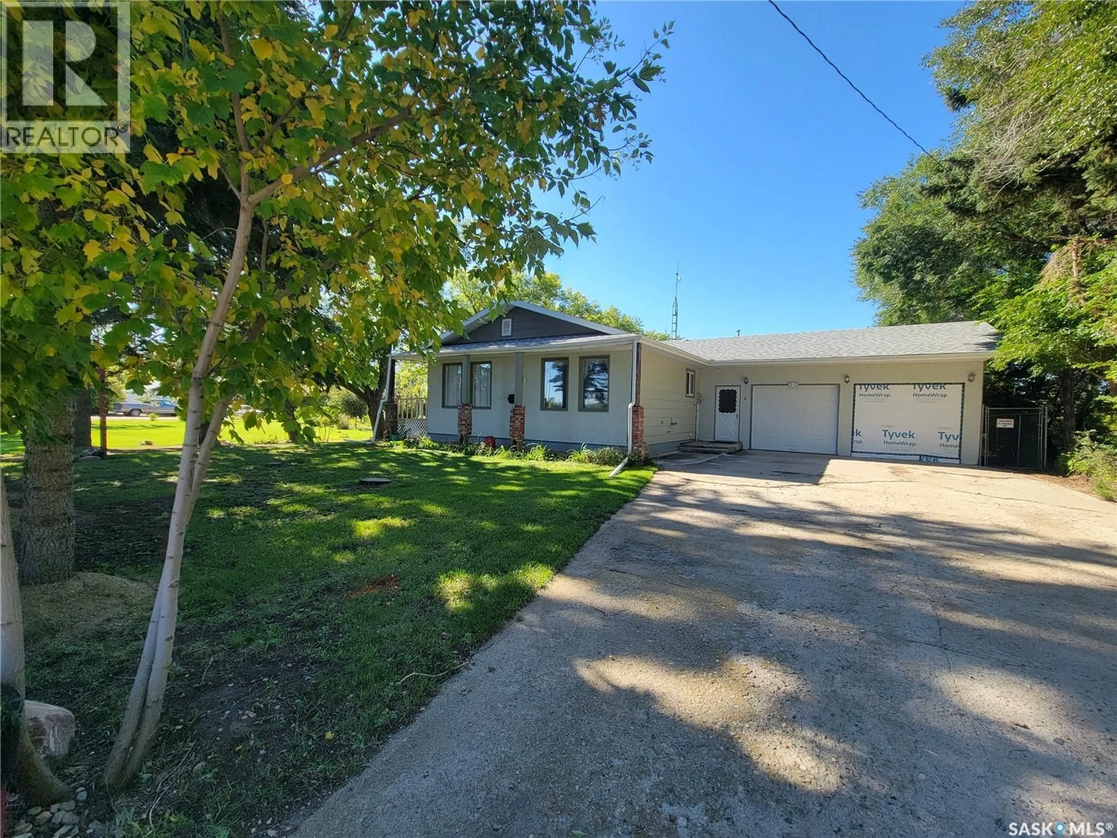 A pic from outside/outdoor area/front of a property/back of a property/a pic from drone, street for 200 & 202 SASKATCHEWAN AVENUE, Tramping Lake Saskatchewan S0K4H0