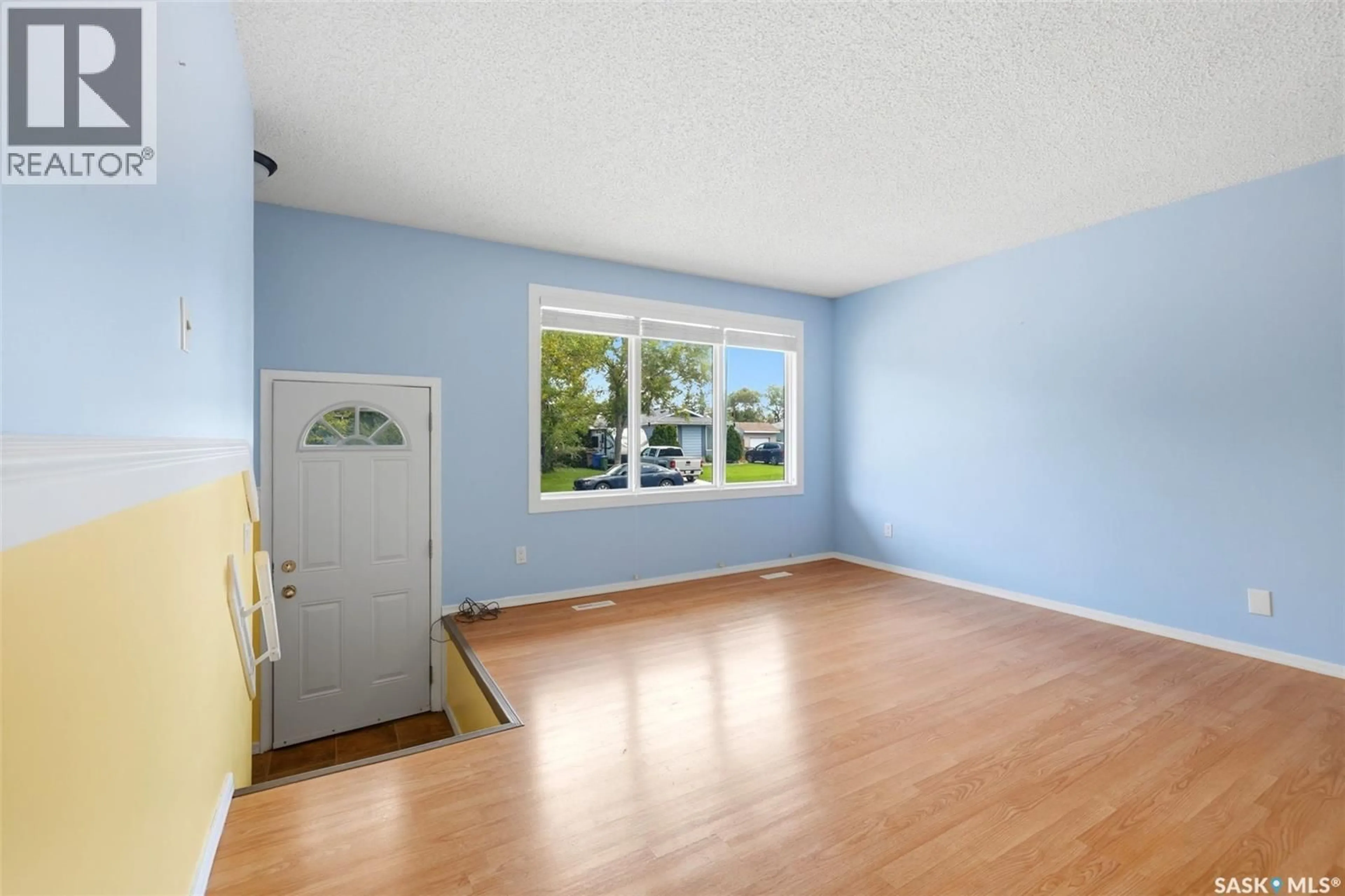 A pic of a room for 87 VERNON CRESCENT, Regina Saskatchewan S4R7S8