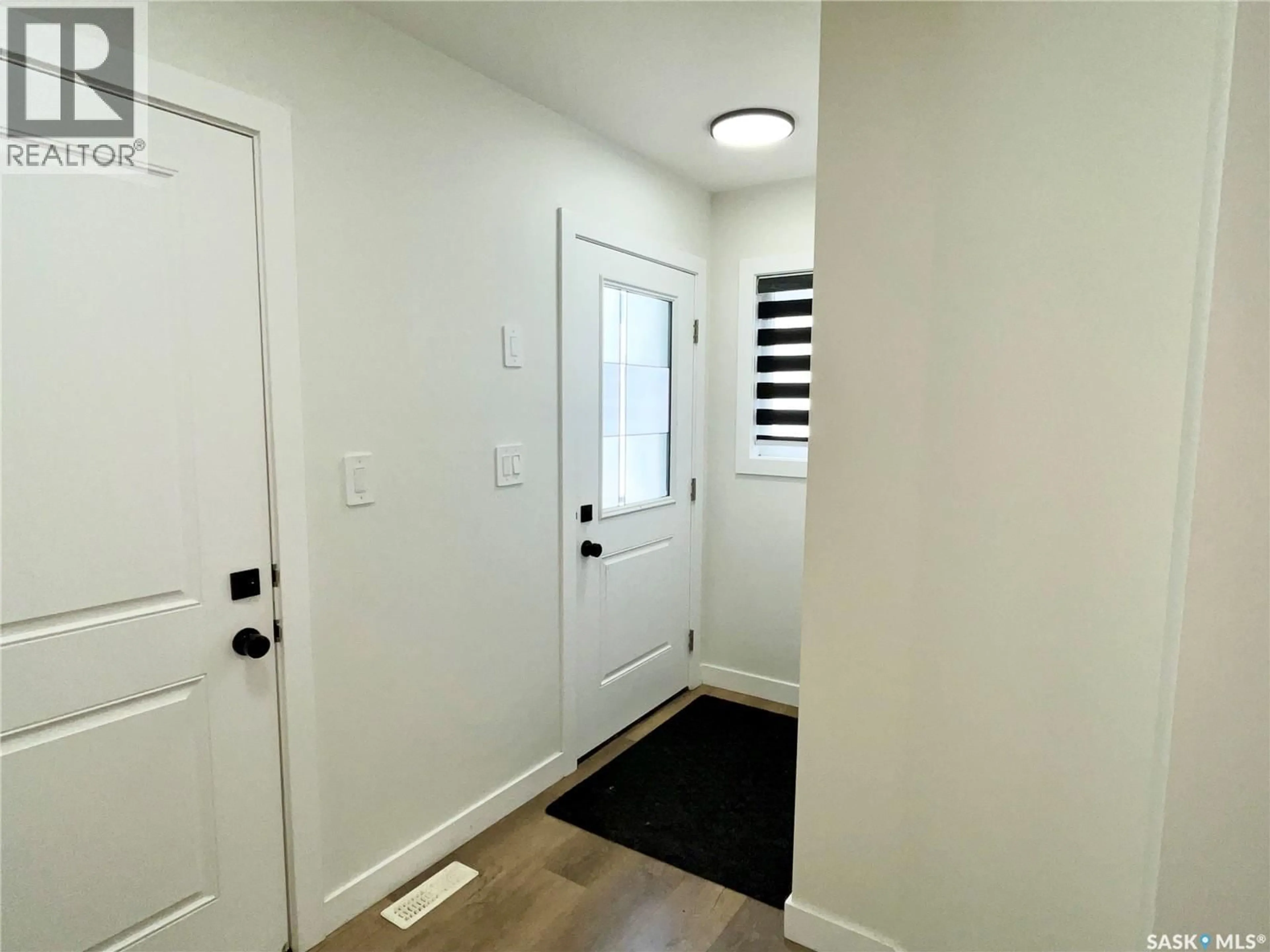 Indoor entryway for 222 NIGHTINGALE ROAD, Saskatoon Saskatchewan S7L6Y1