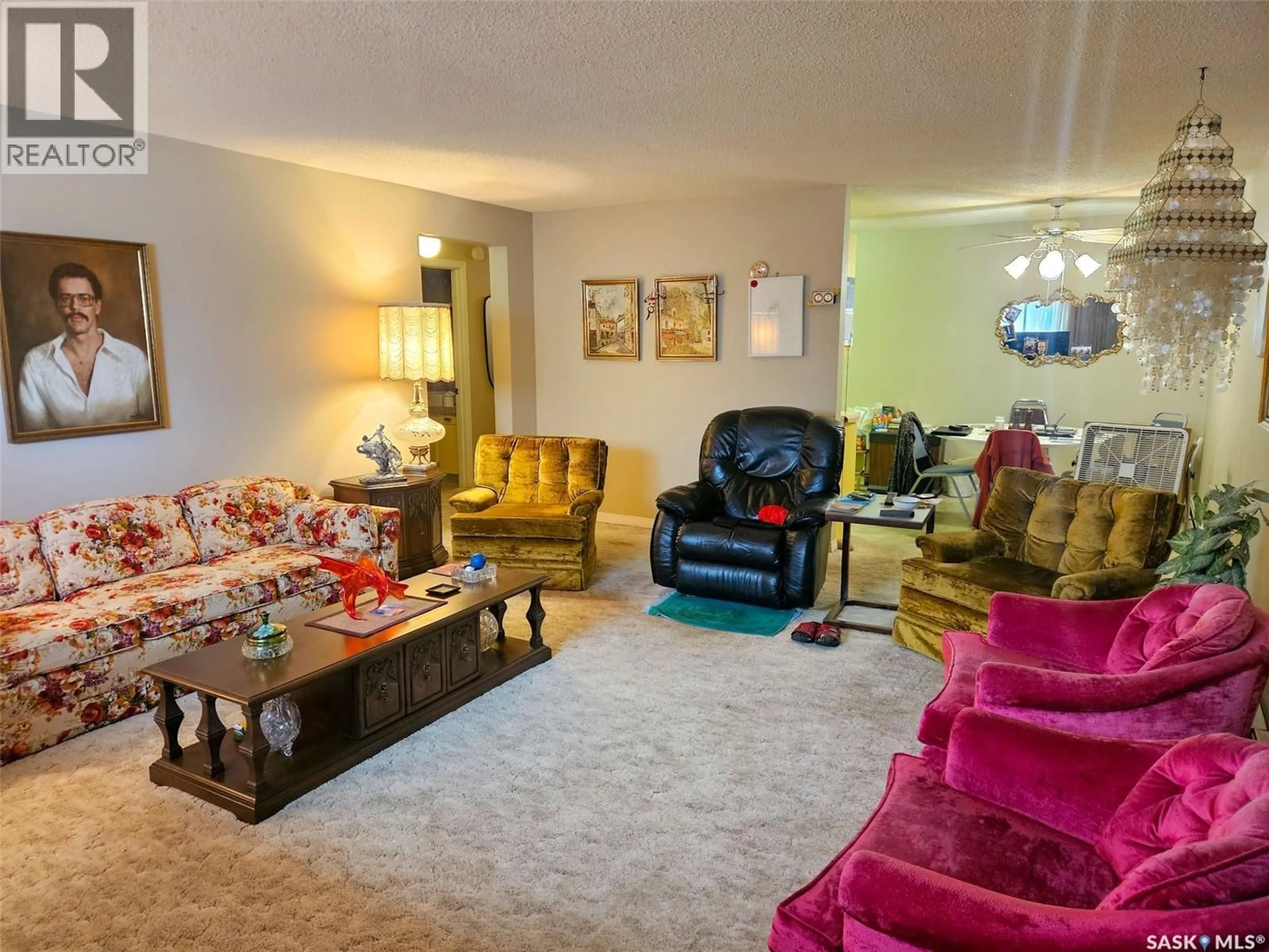 Living room with furniture, unknown for 7 - 320 13TH AVENUE, Swift Current Saskatchewan S9H2V9
