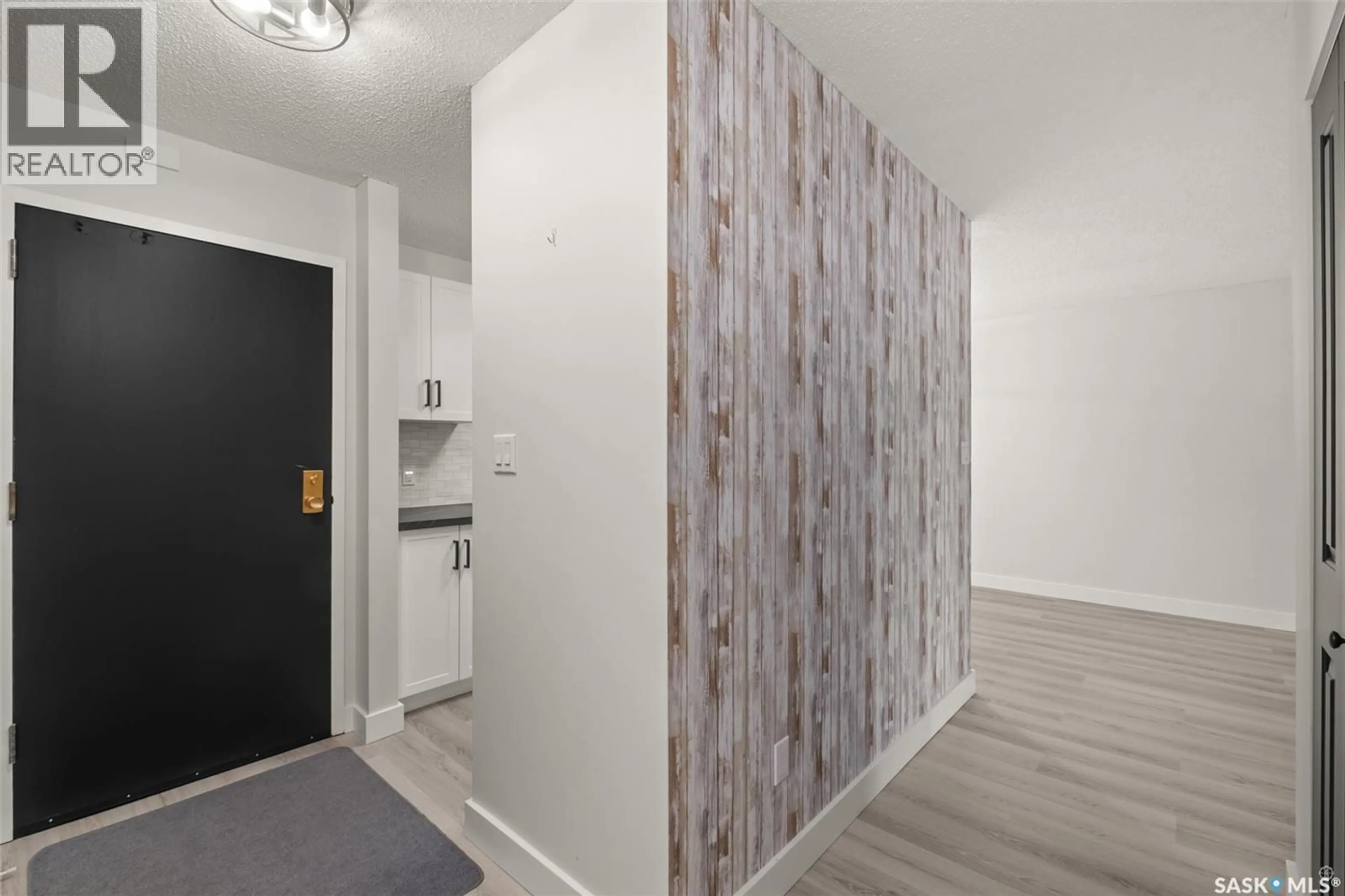 Indoor entryway for 513 1580 OLIVE DIEFENBAKER DRIVE, Prince Albert Saskatchewan S6V7M6