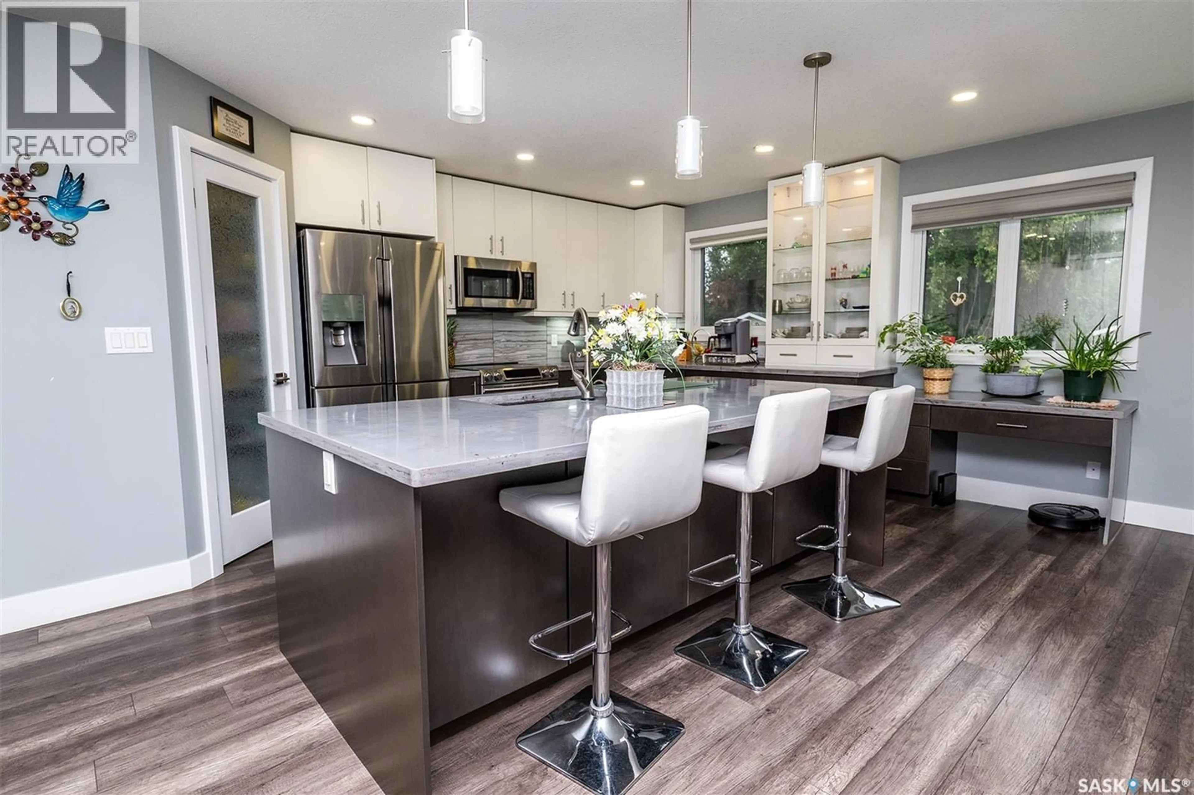 Contemporary kitchen, unknown for 301 9TH STREET, Wynyard Saskatchewan S0A4T0