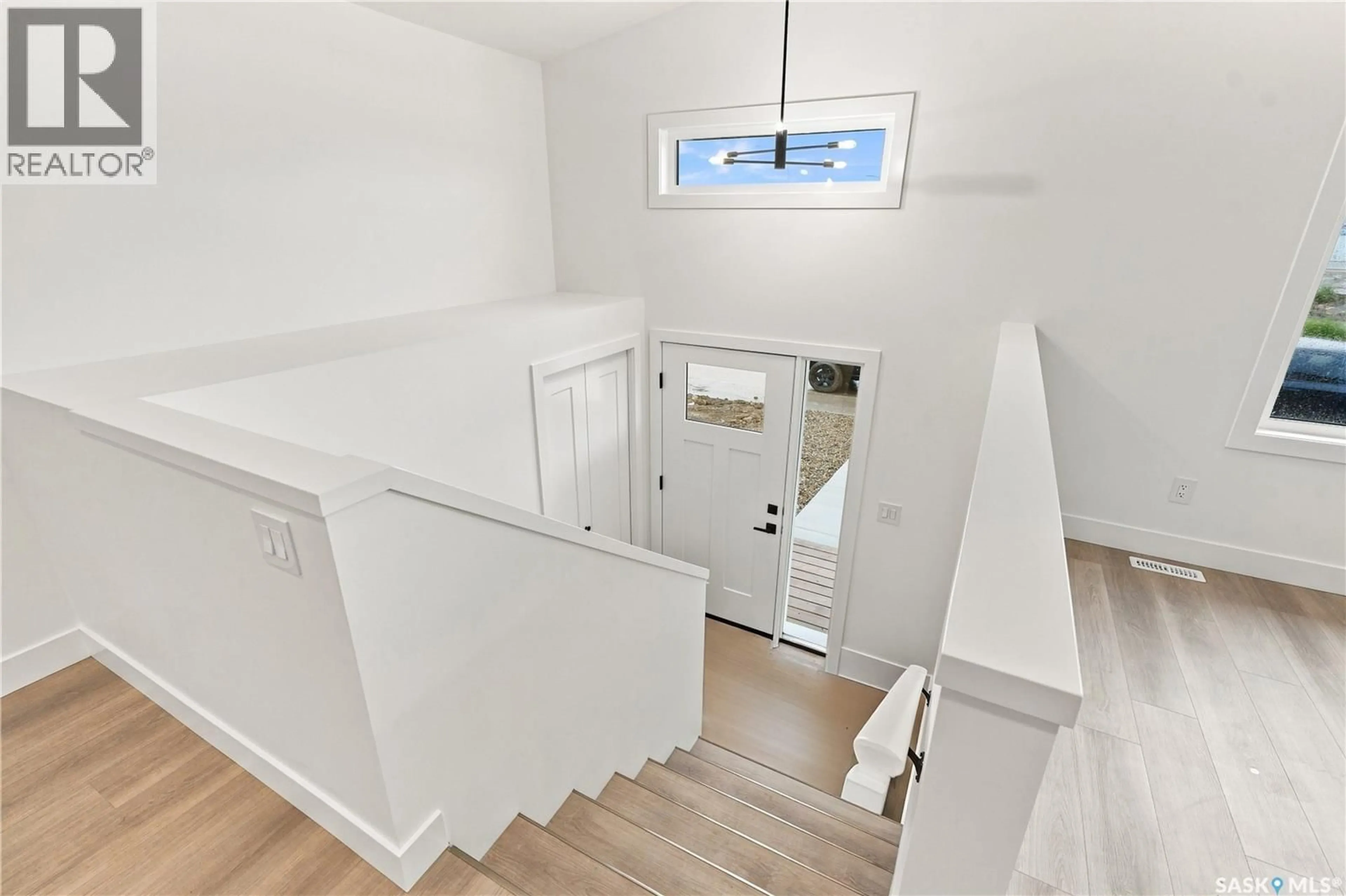 Stairs for 427 STEHWIEN STREET, Saskatoon Saskatchewan S7W1P5
