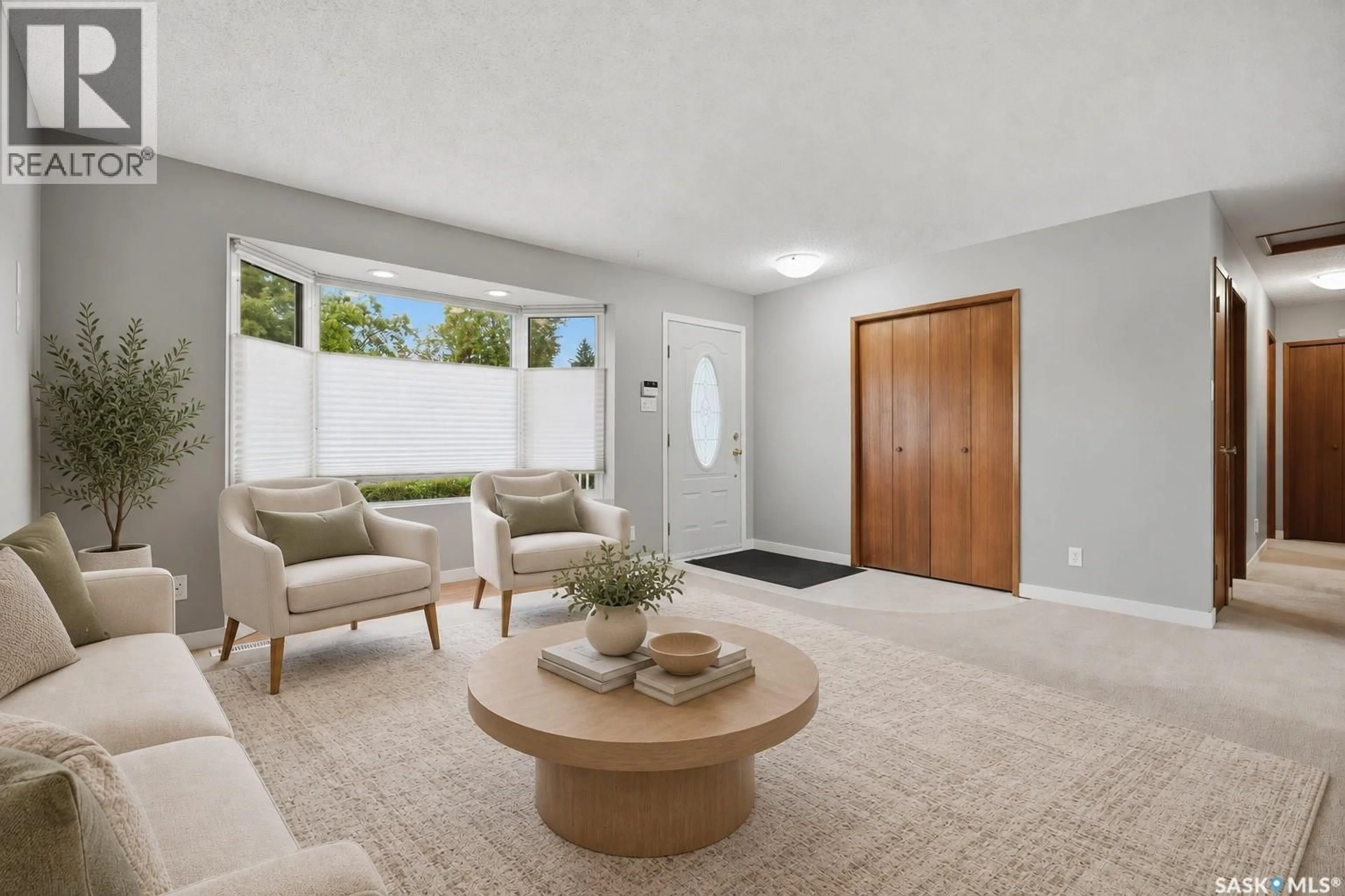 Living room with furniture, unknown for 118 PENDYGRASSE ROAD, Saskatoon Saskatchewan S7M4J1