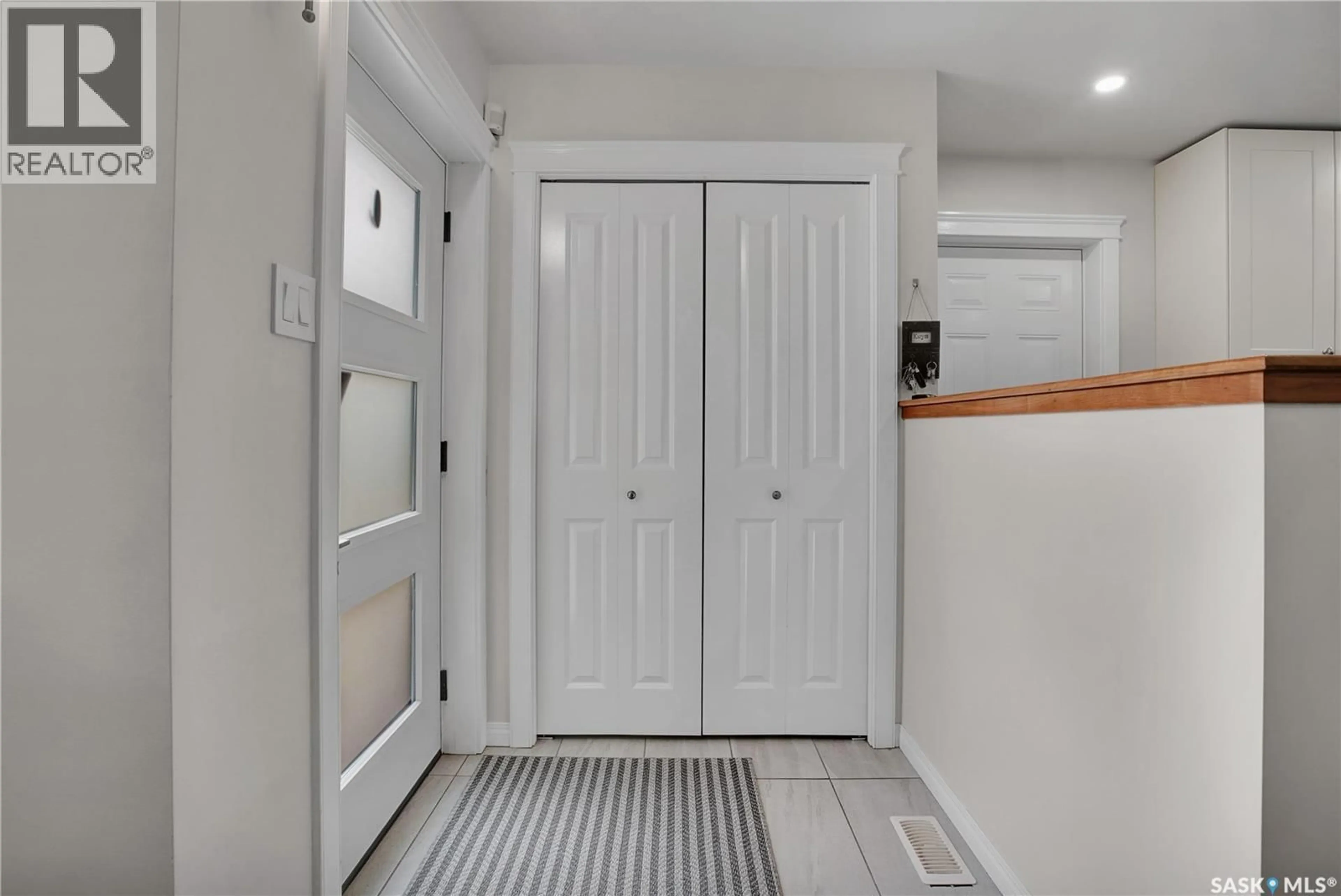 Indoor entryway for 187 MEILICKE ROAD, Saskatoon Saskatchewan S7K5V5