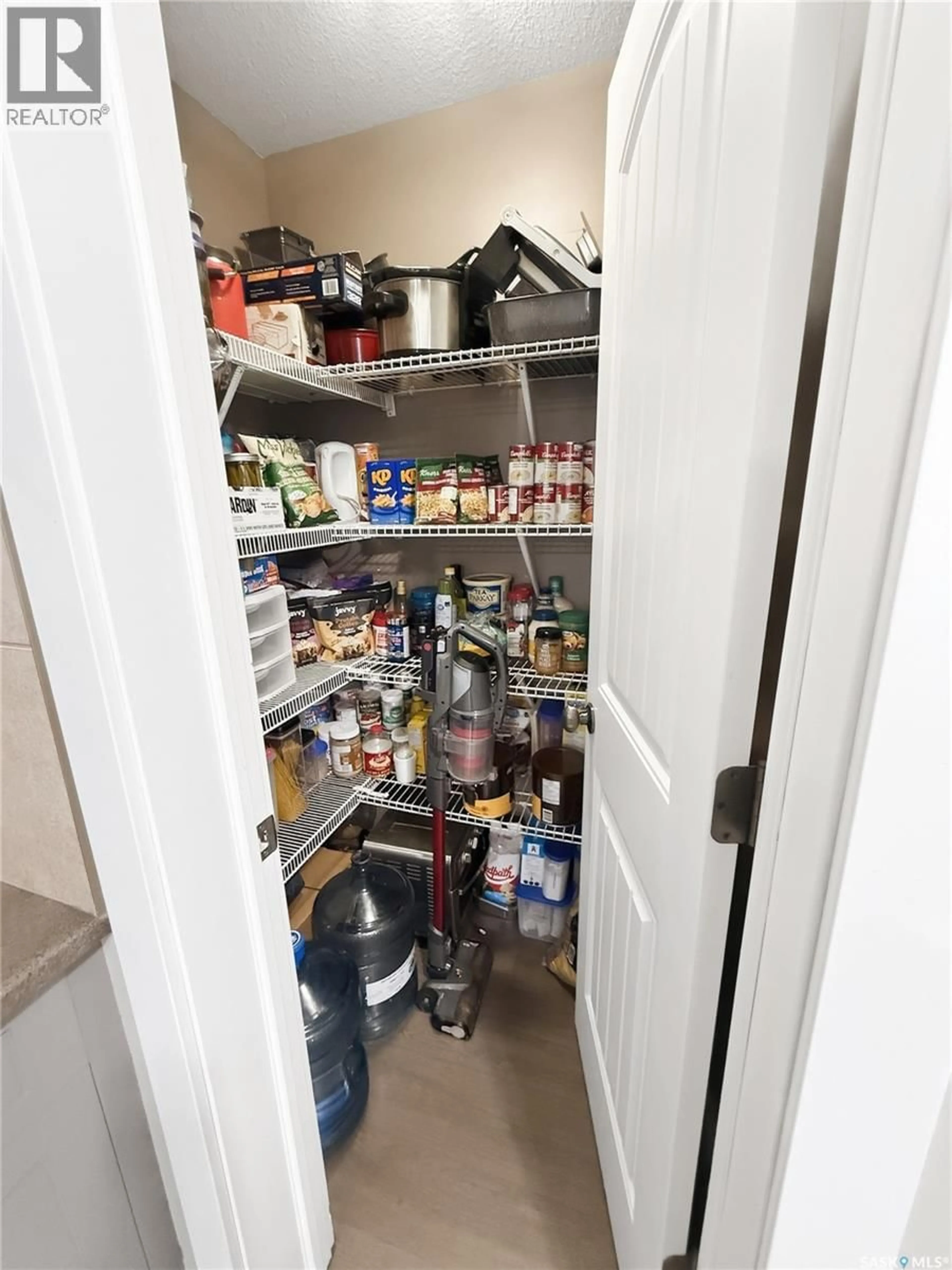 Storage room or clothes room or walk-in closet for 117 VALLEY PARK PLACE, Swift Current Saskatchewan S9H5N2