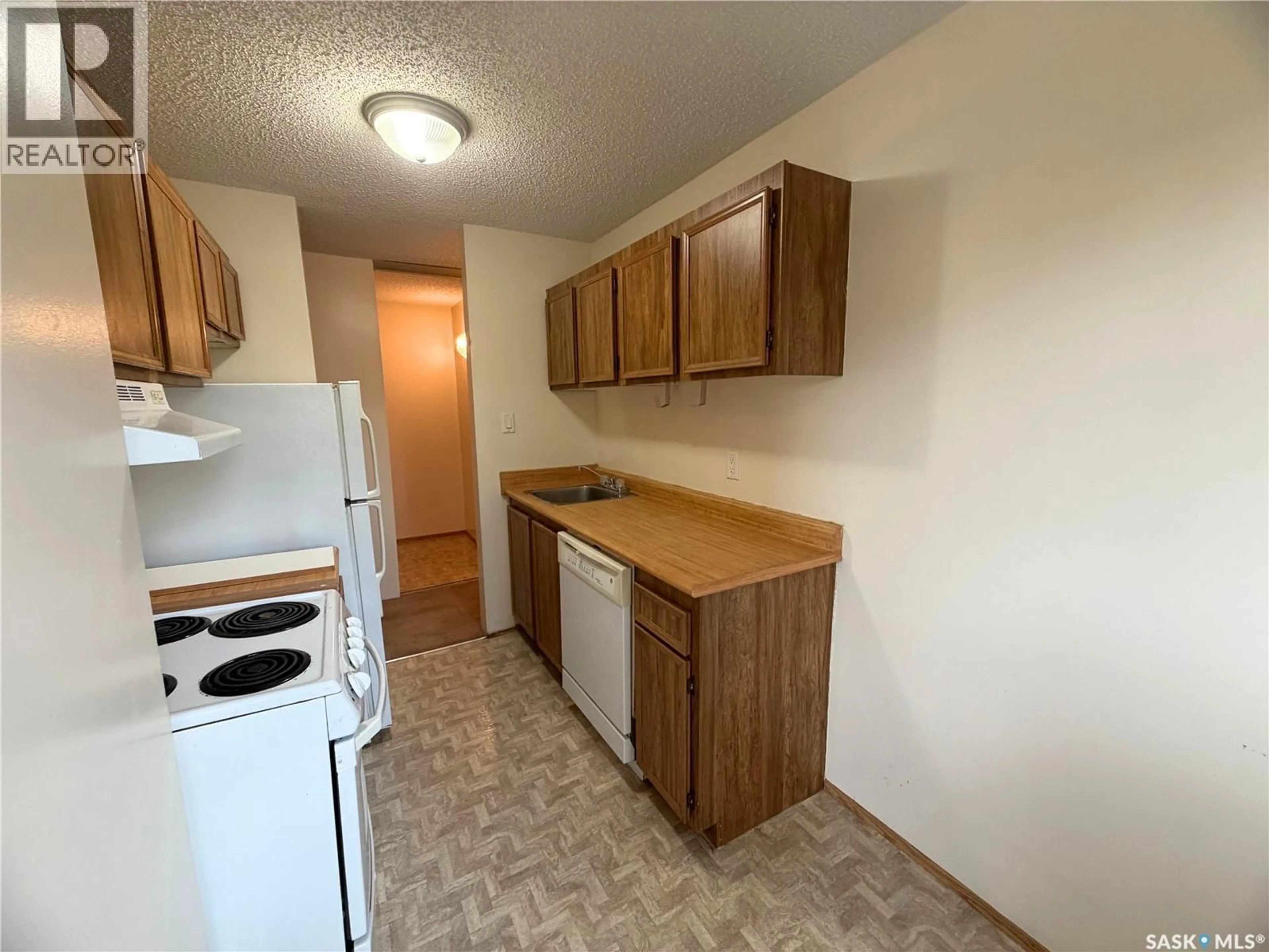 Standard kitchen, unknown for 202 ALPORT CRESCENT, Regina Saskatchewan S4R8C6