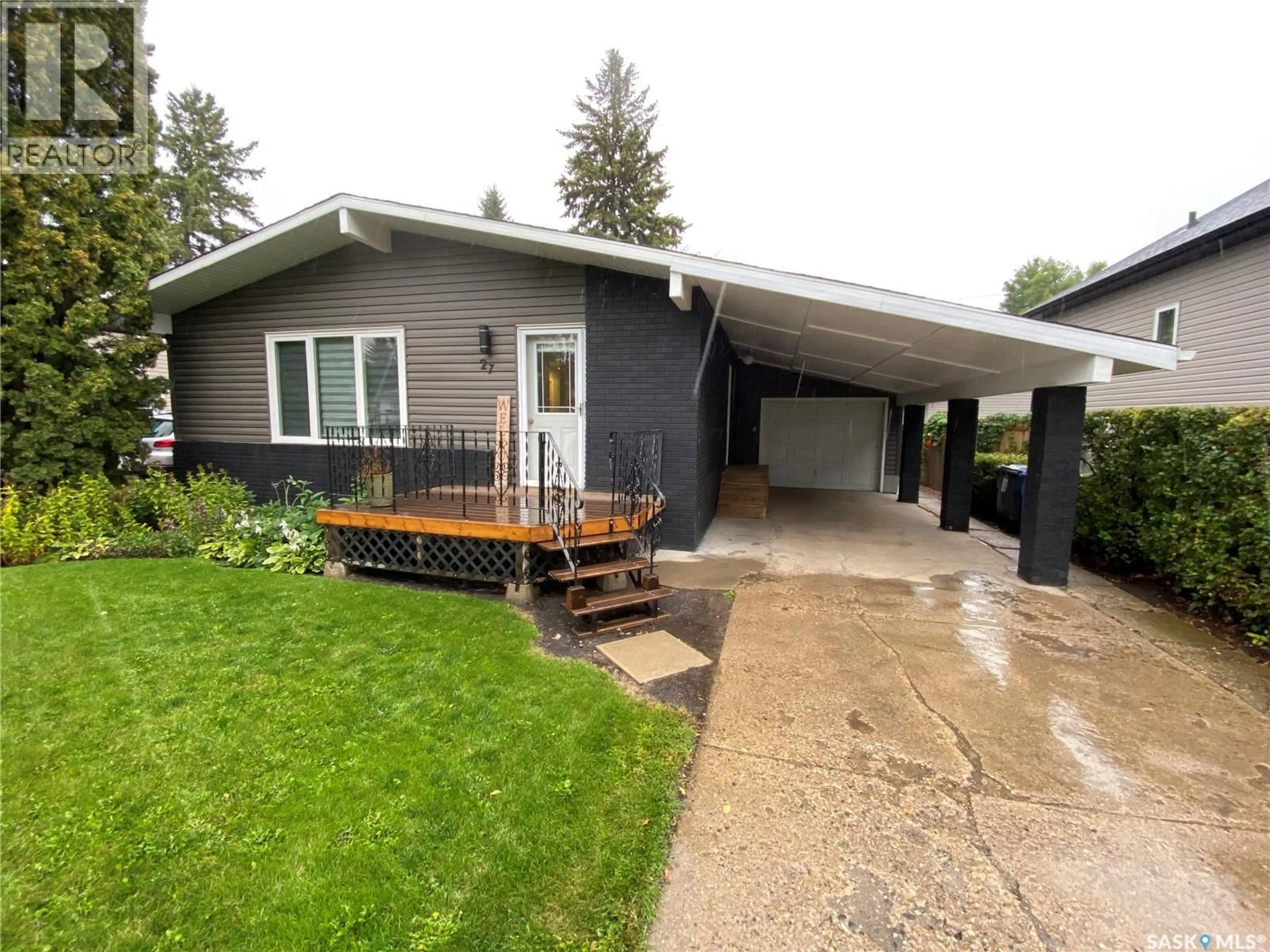 Home with vinyl exterior material, street for 27 REAMAN AVENUE, Yorkton Saskatchewan S3N2B8