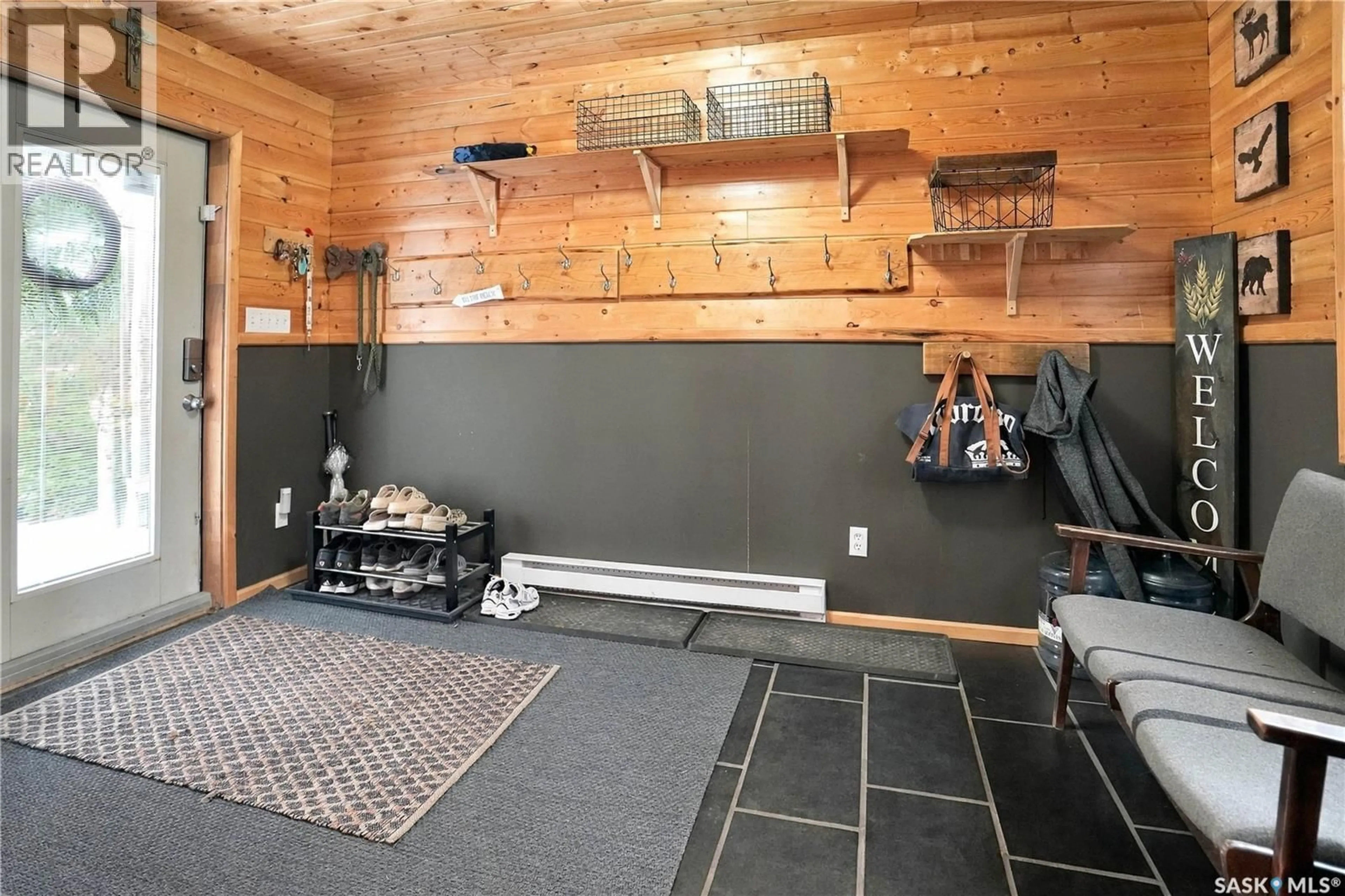 Indoor garage for 301 ASPEN DRIVE, Meeting Lake Saskatchewan S0M2L0