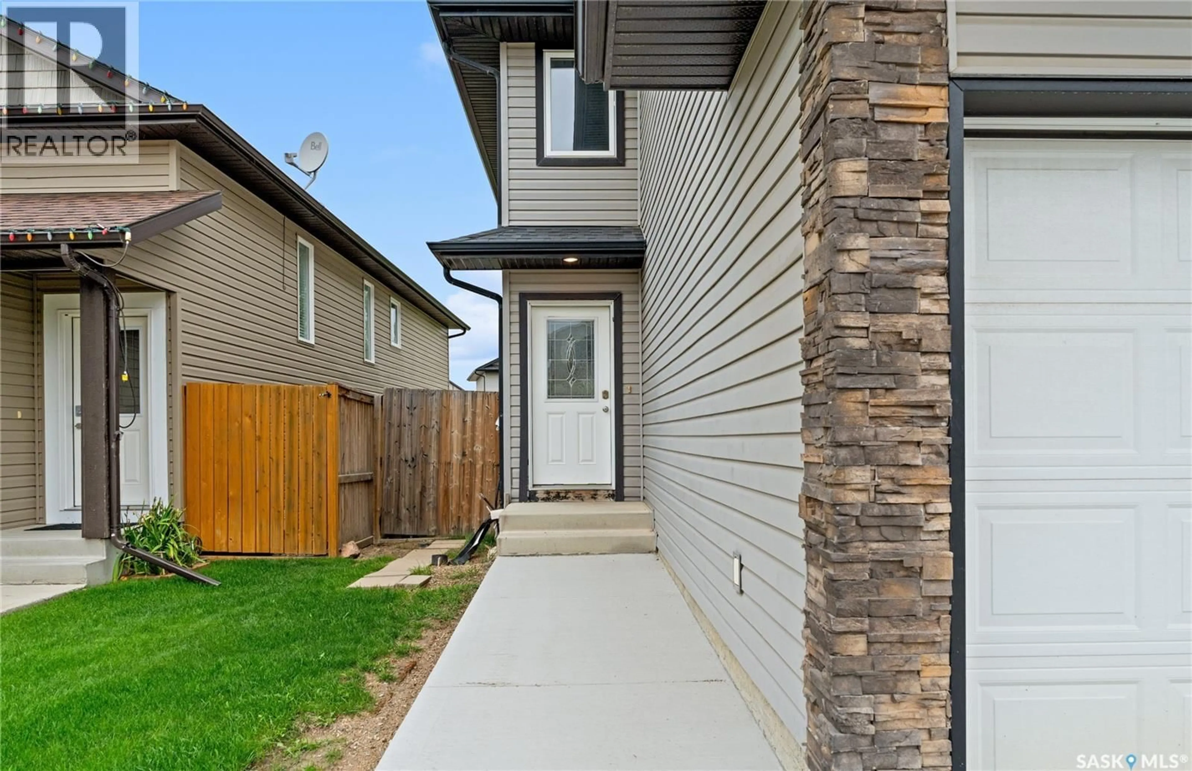 Unknown for 110 HENICK CRESCENT, Saskatoon Saskatchewan S7R0A7