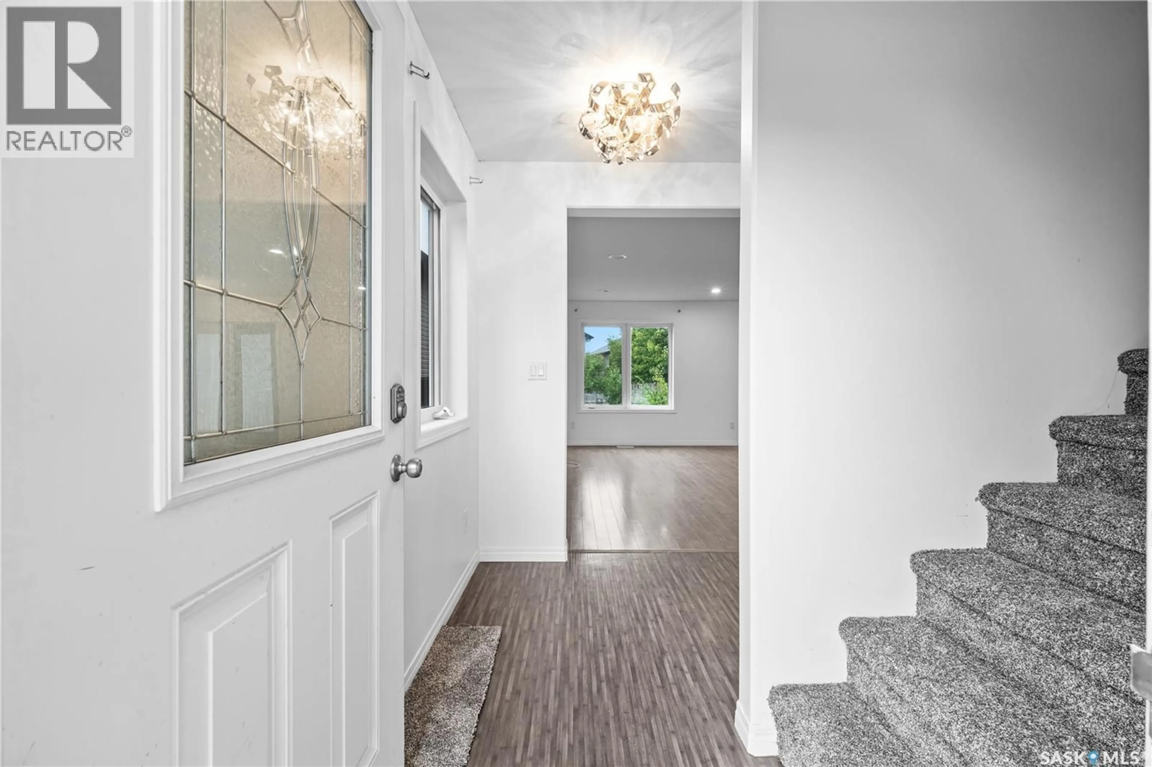 Indoor entryway for 110 HENICK CRESCENT, Saskatoon Saskatchewan S7R0A7