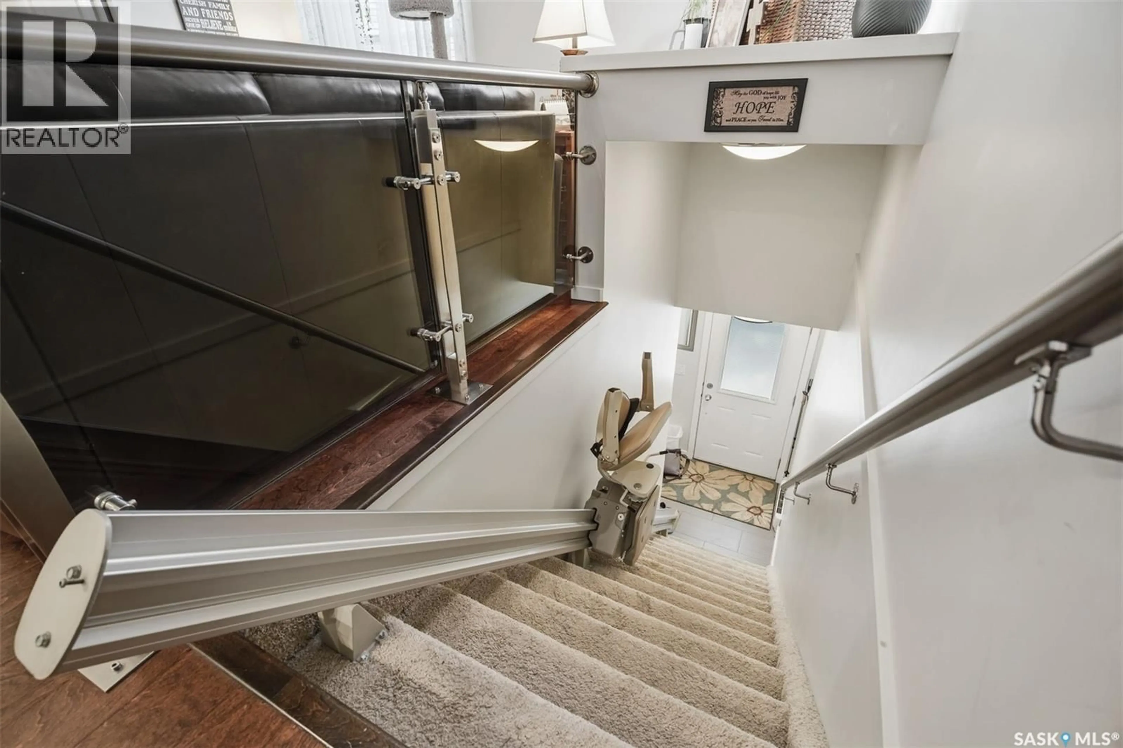 Stairs for 2315 - 416 MCCLOCKLIN ROAD, Saskatoon Saskatchewan S7R0K9