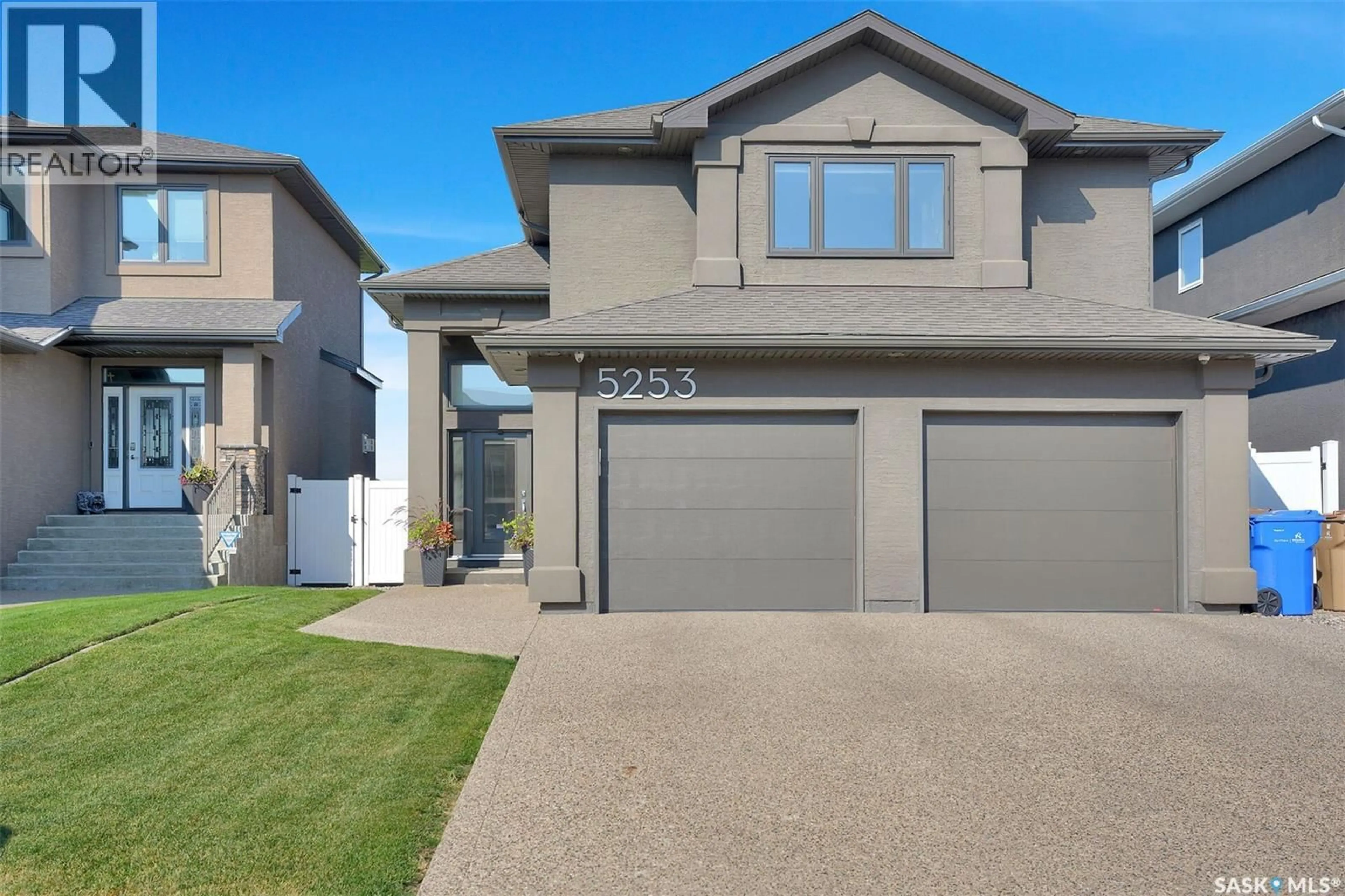 Home with vinyl exterior material, street for 5253 SNOWBIRDS CRESCENT, Regina Saskatchewan S4W0H4