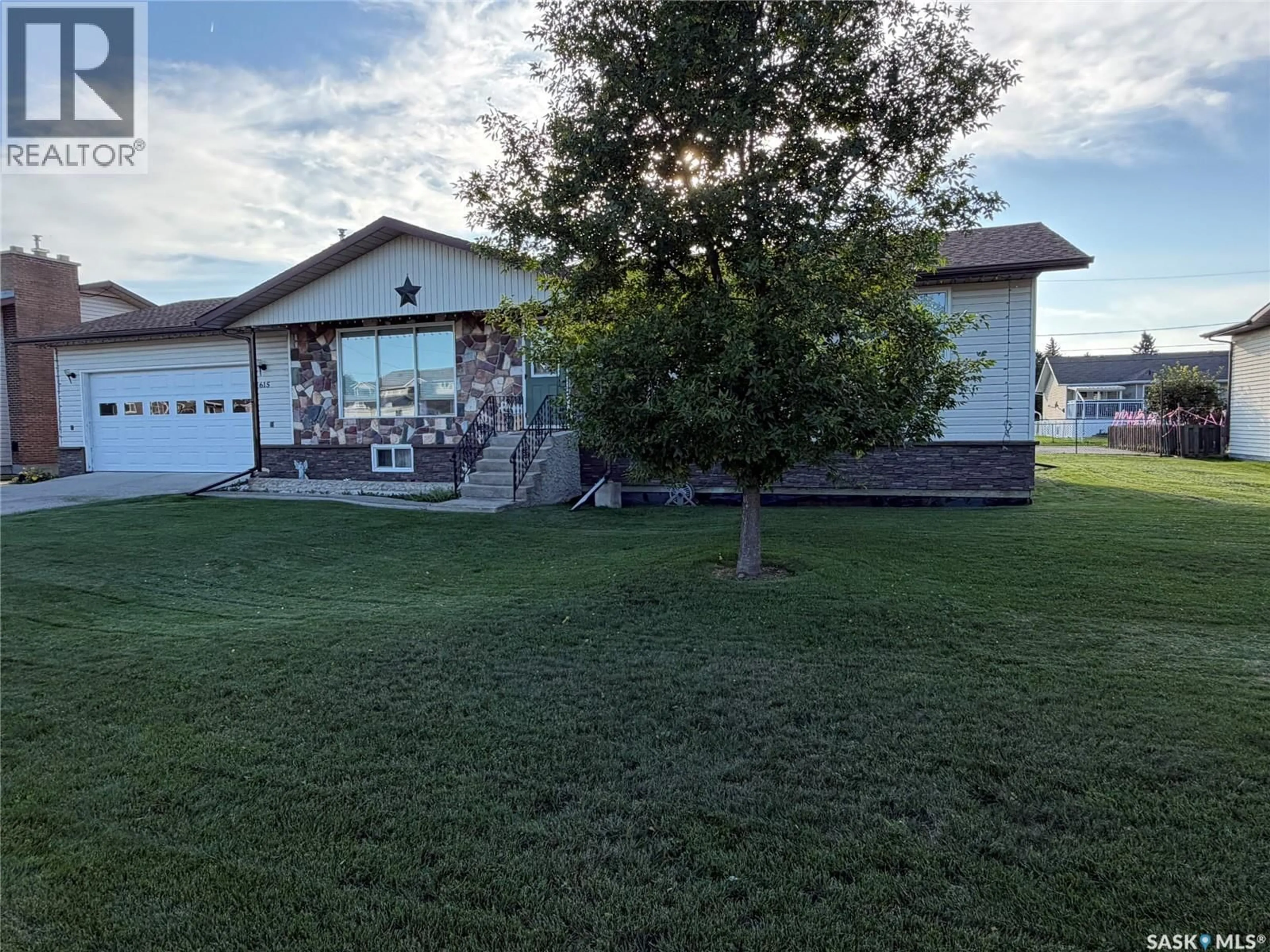 A pic from outside/outdoor area/front of a property/back of a property/a pic from drone, unknown for 615 MAIN STREET, Hudson Bay Saskatchewan S0E0Y0