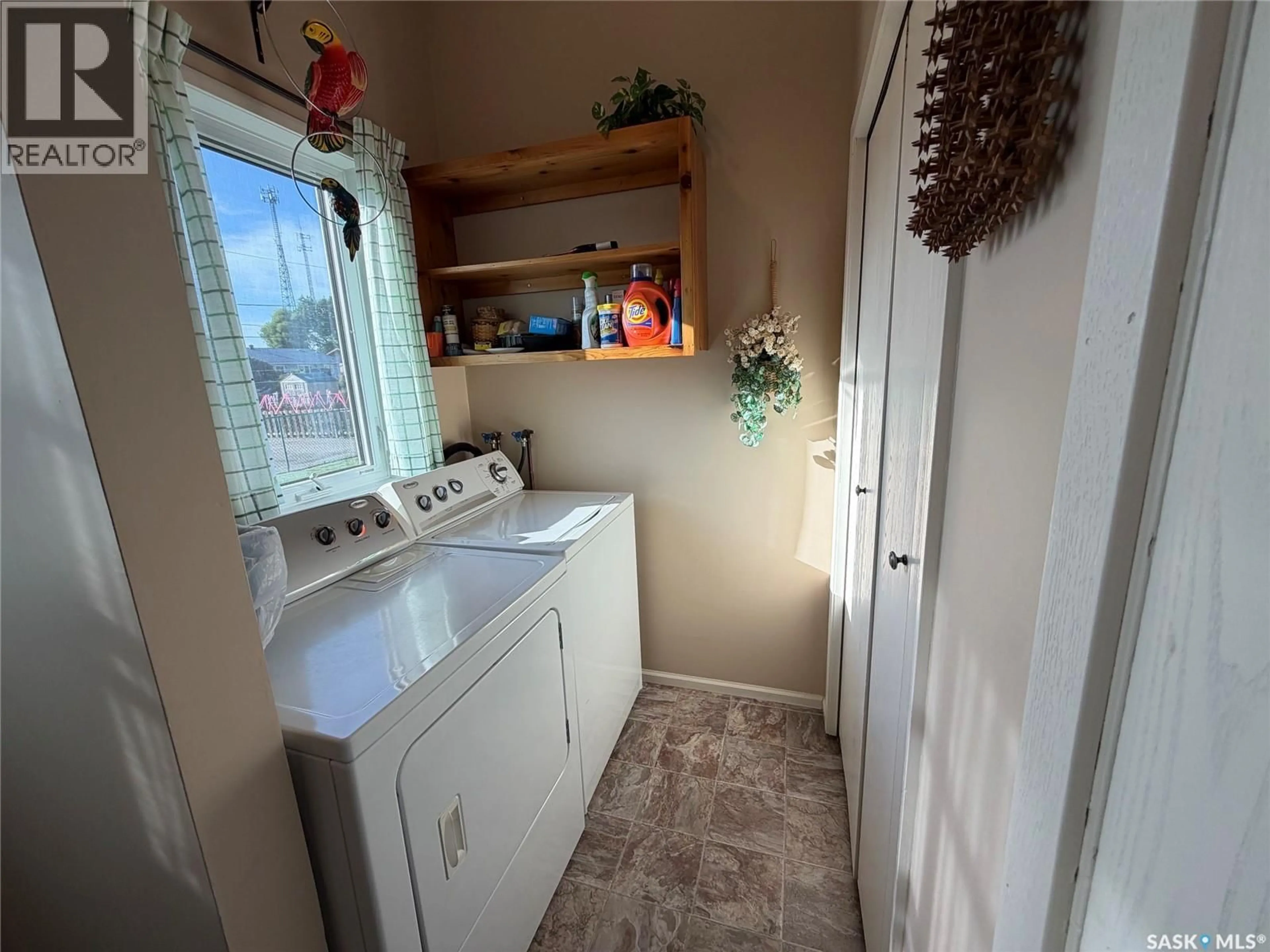 Laundry room for 615 MAIN STREET, Hudson Bay Saskatchewan S0E0Y0
