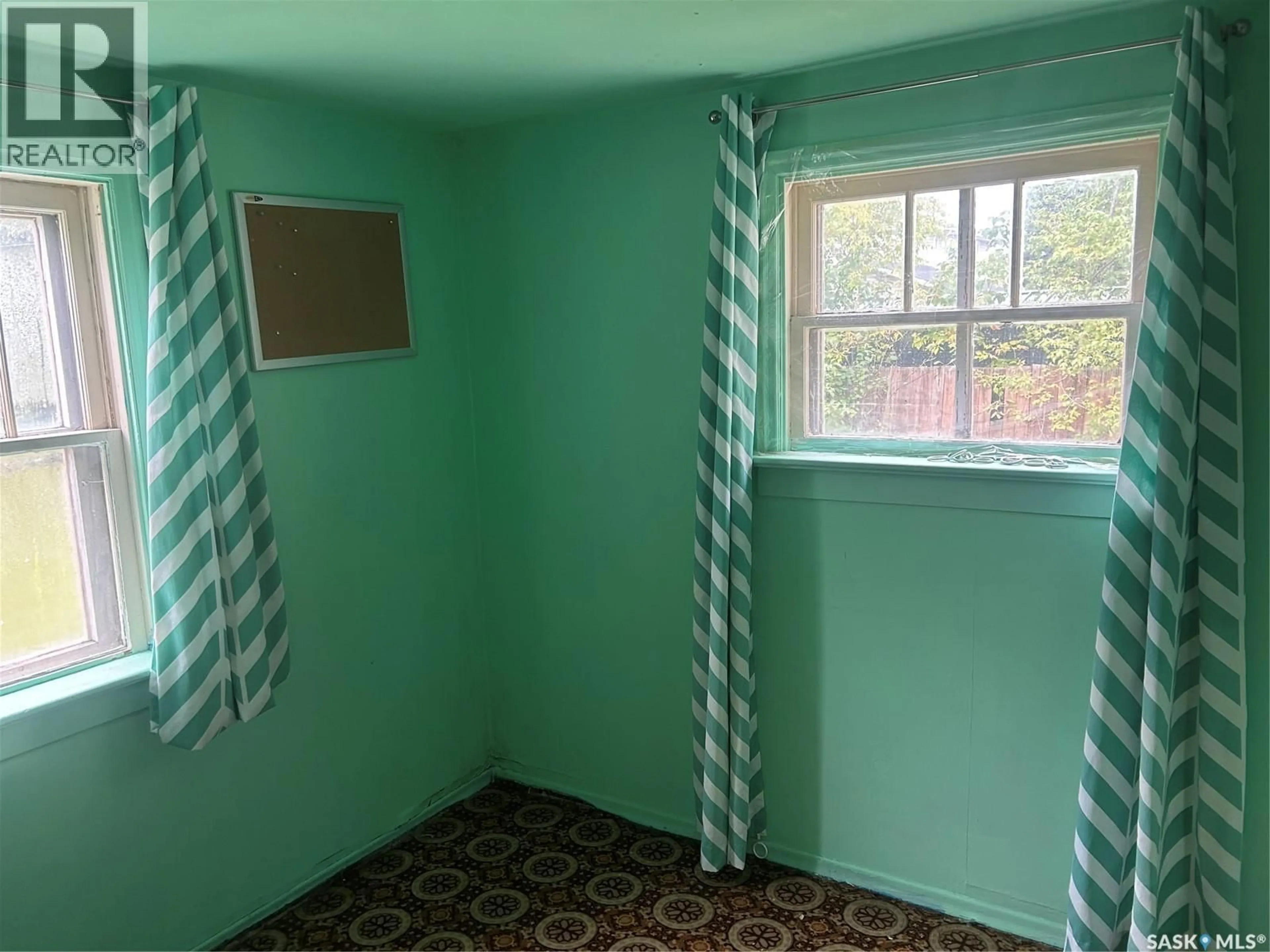 A pic of a room for 748 6TH STREET, Prince Albert Saskatchewan S6V0N8