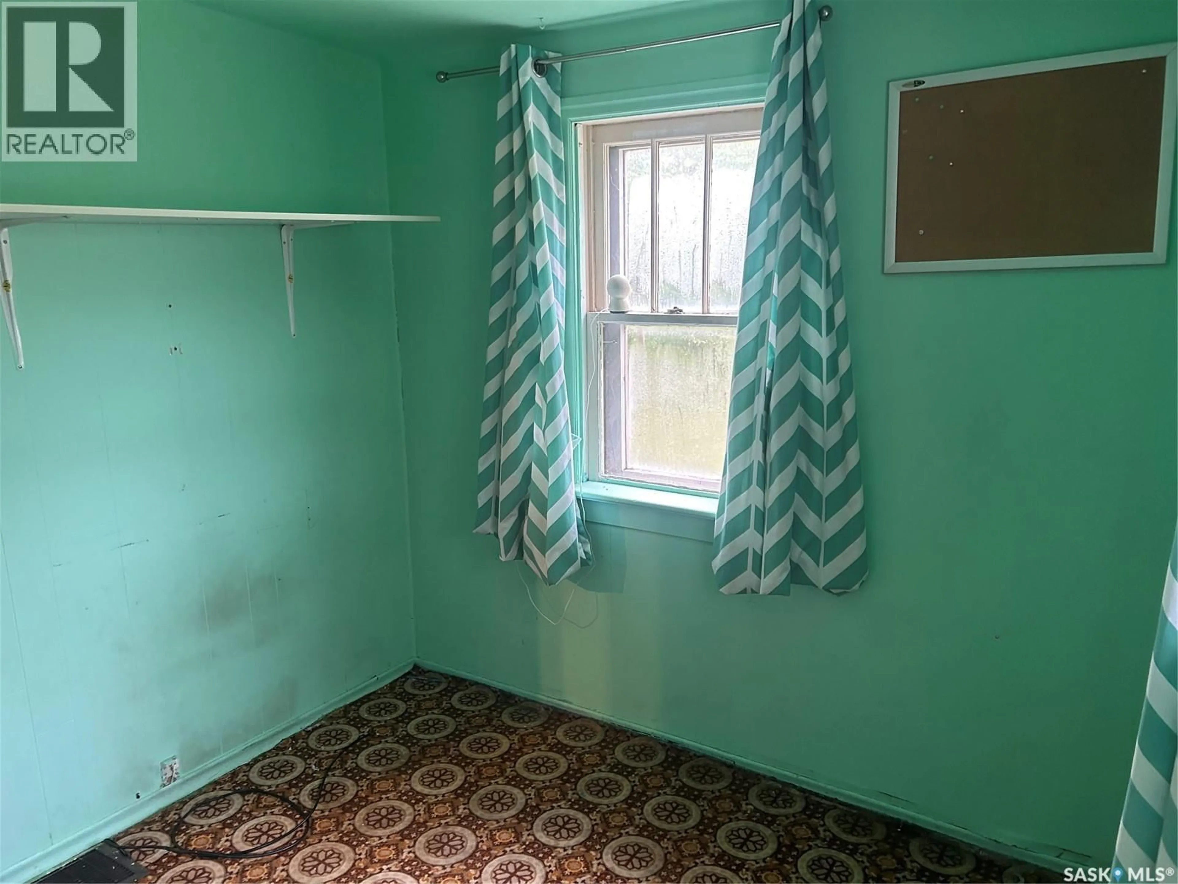 A pic of a room for 748 6TH STREET, Prince Albert Saskatchewan S6V0N8