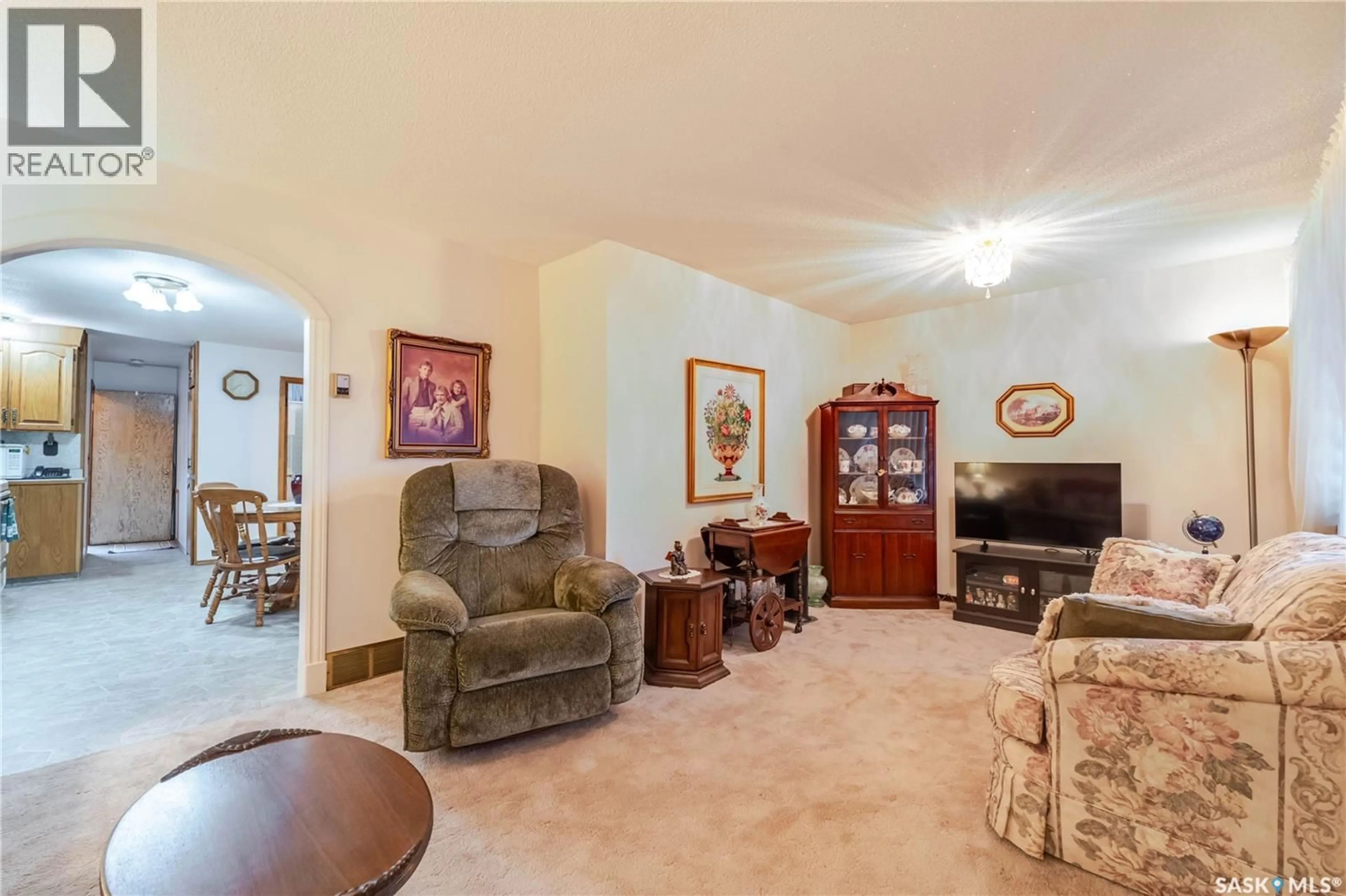 Living room with furniture, unknown for 954 HOCHELAGA STREET, Moose Jaw Saskatchewan S6H2H8