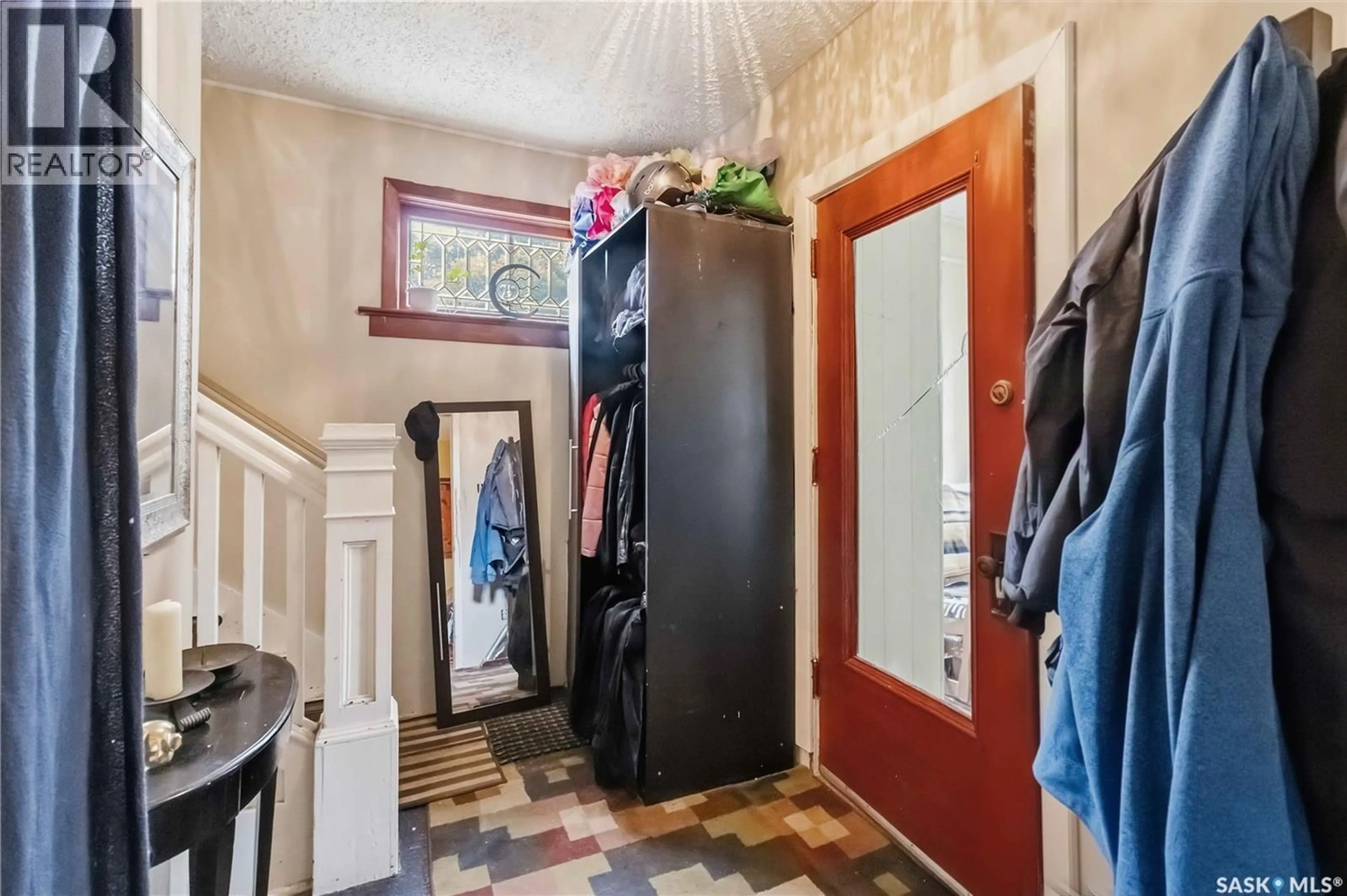 Indoor entryway for 507 11TH STREET, Saskatoon Saskatchewan S7N0G1