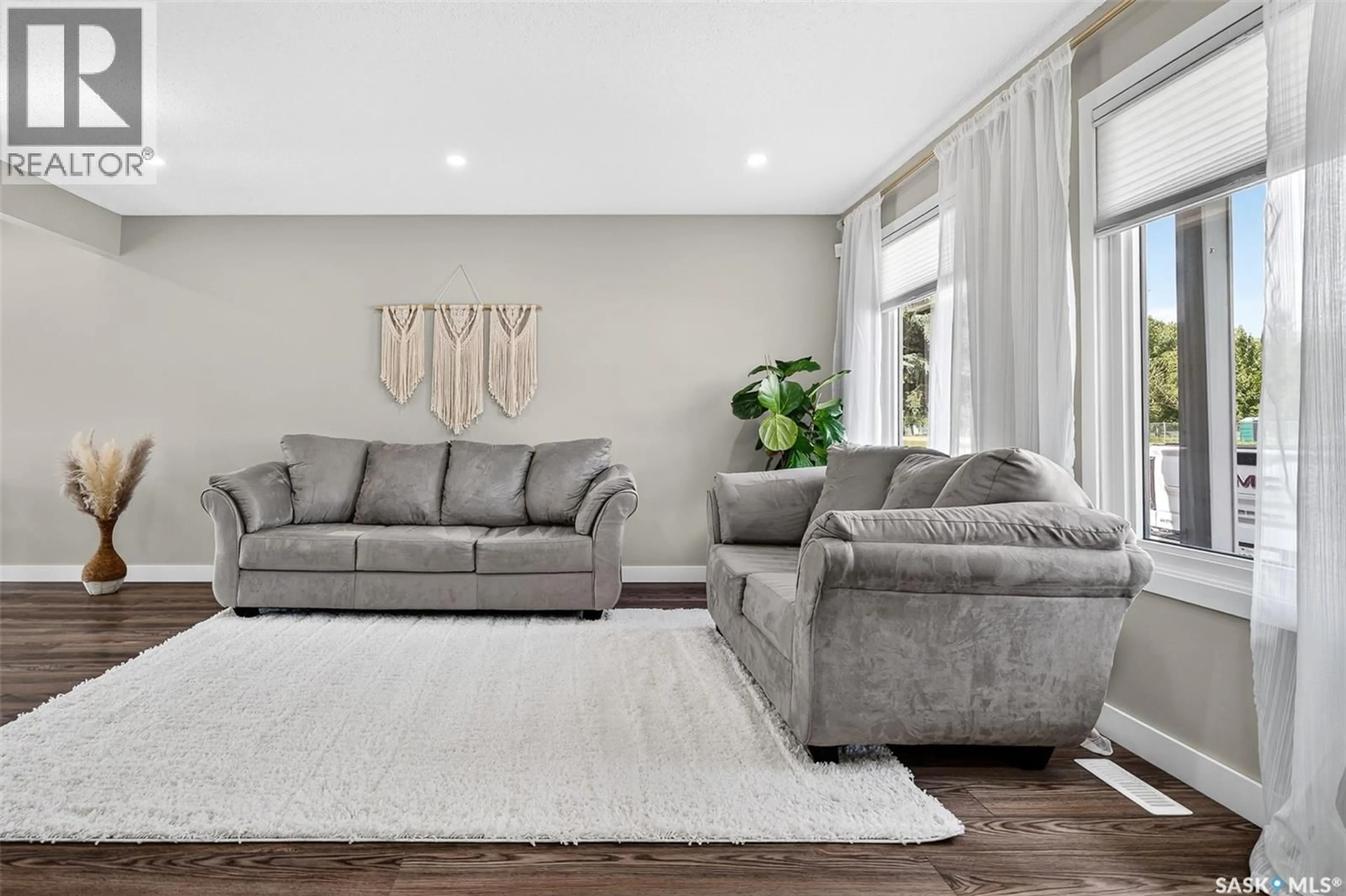 Living room with furniture, unknown for 1515 CARIBOU STREET, Moose Jaw Saskatchewan S6H7N5