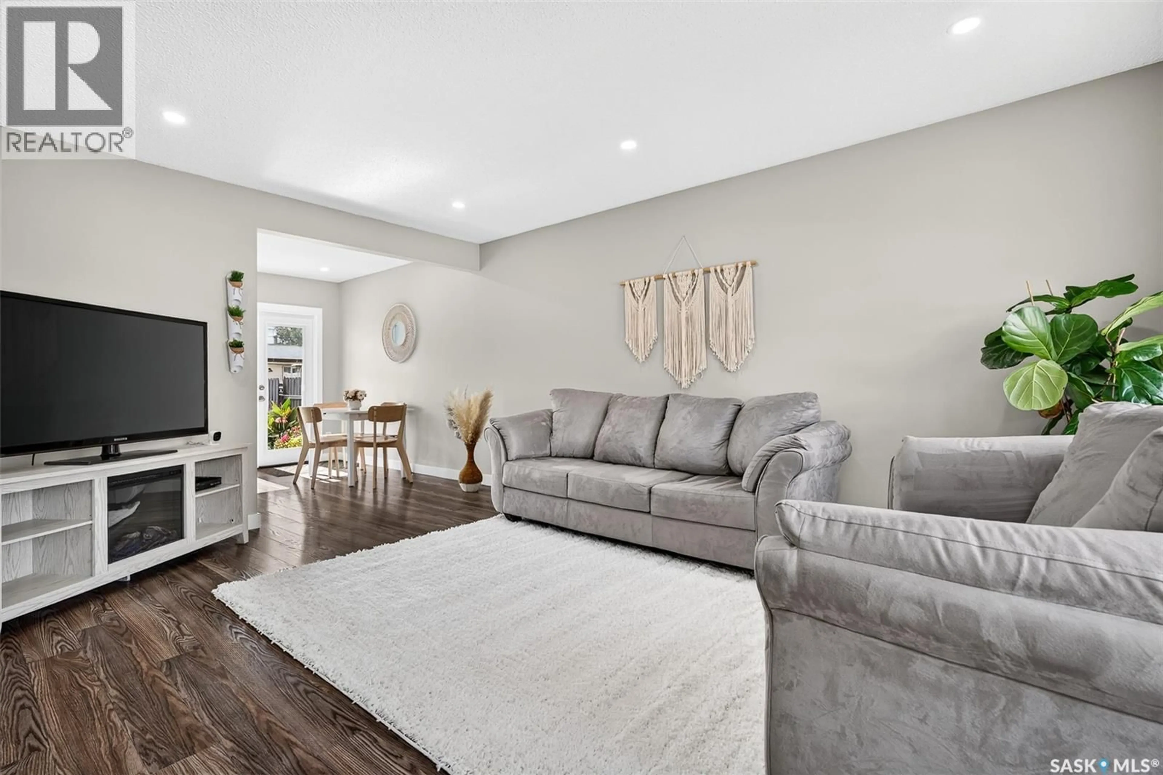 Living room with furniture, unknown for 1515 CARIBOU STREET, Moose Jaw Saskatchewan S6H7N5