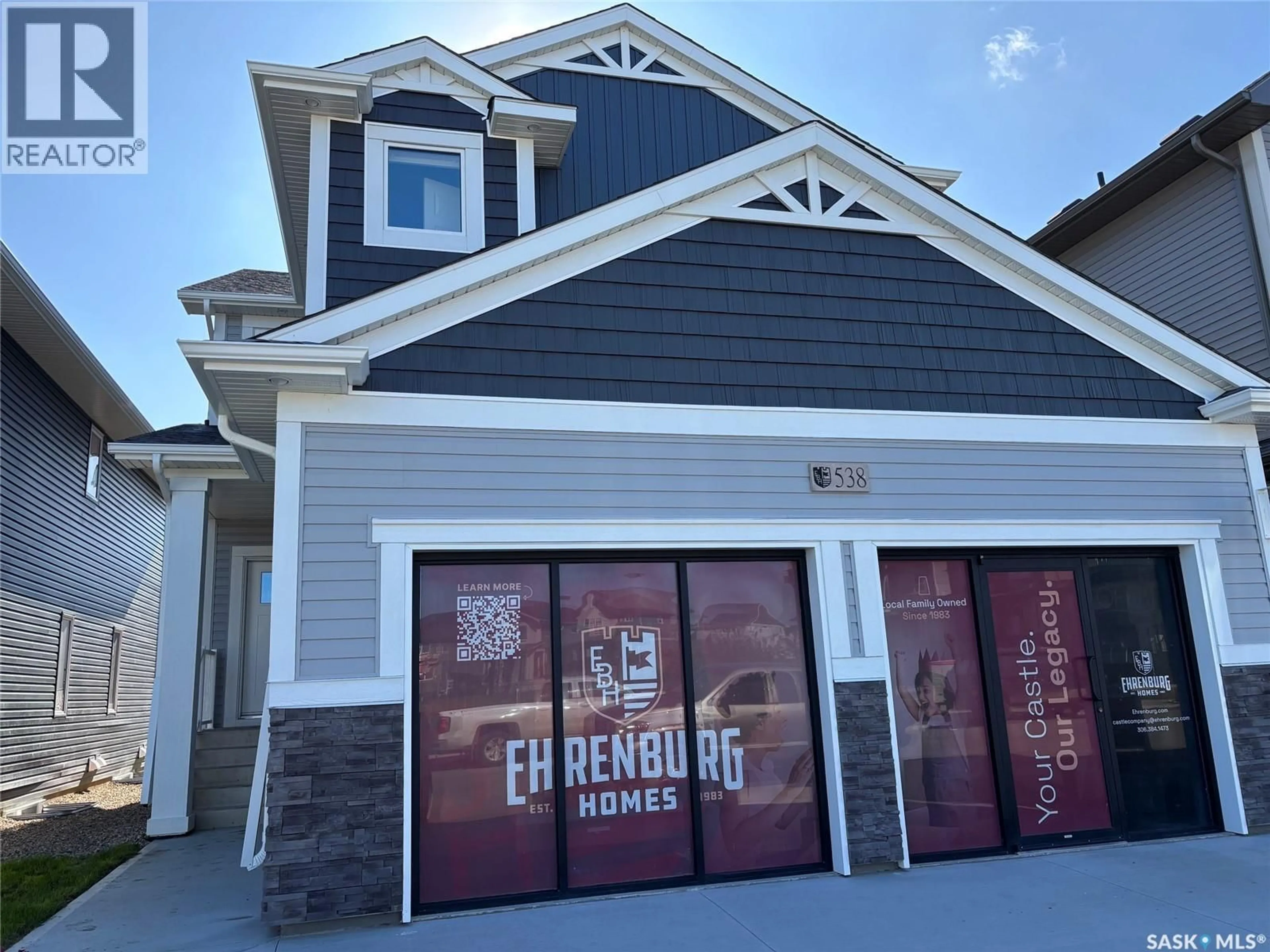 Home with vinyl exterior material, building for 242 ASOKANIHKEW CRESCENT, Saskatoon Saskatchewan S7V2C4