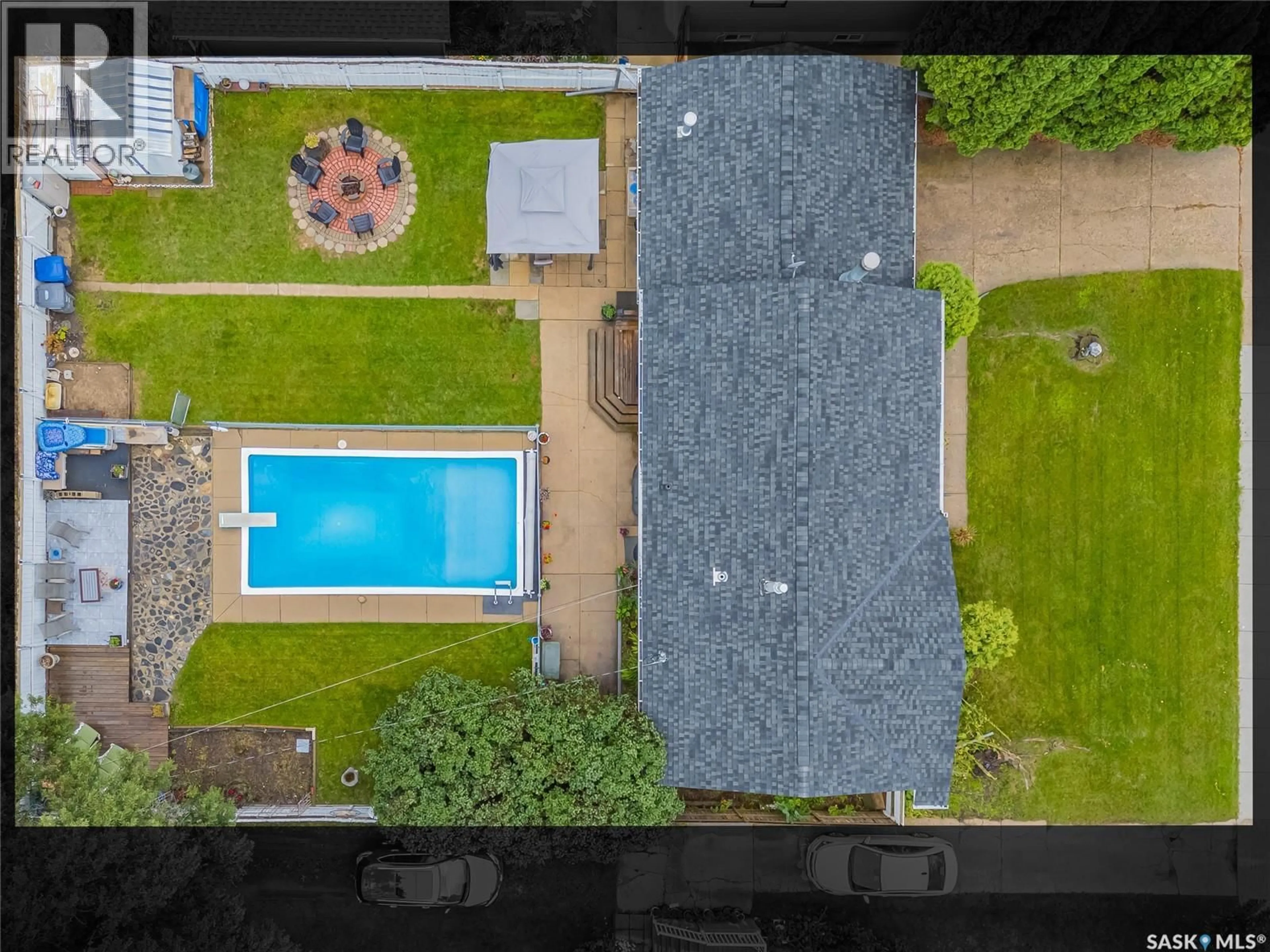 A pic from outside/outdoor area/front of a property/back of a property/a pic from drone, unknown for S - 2107 CUMBERLAND AVENUE, Saskatoon Saskatchewan S7J1Z2
