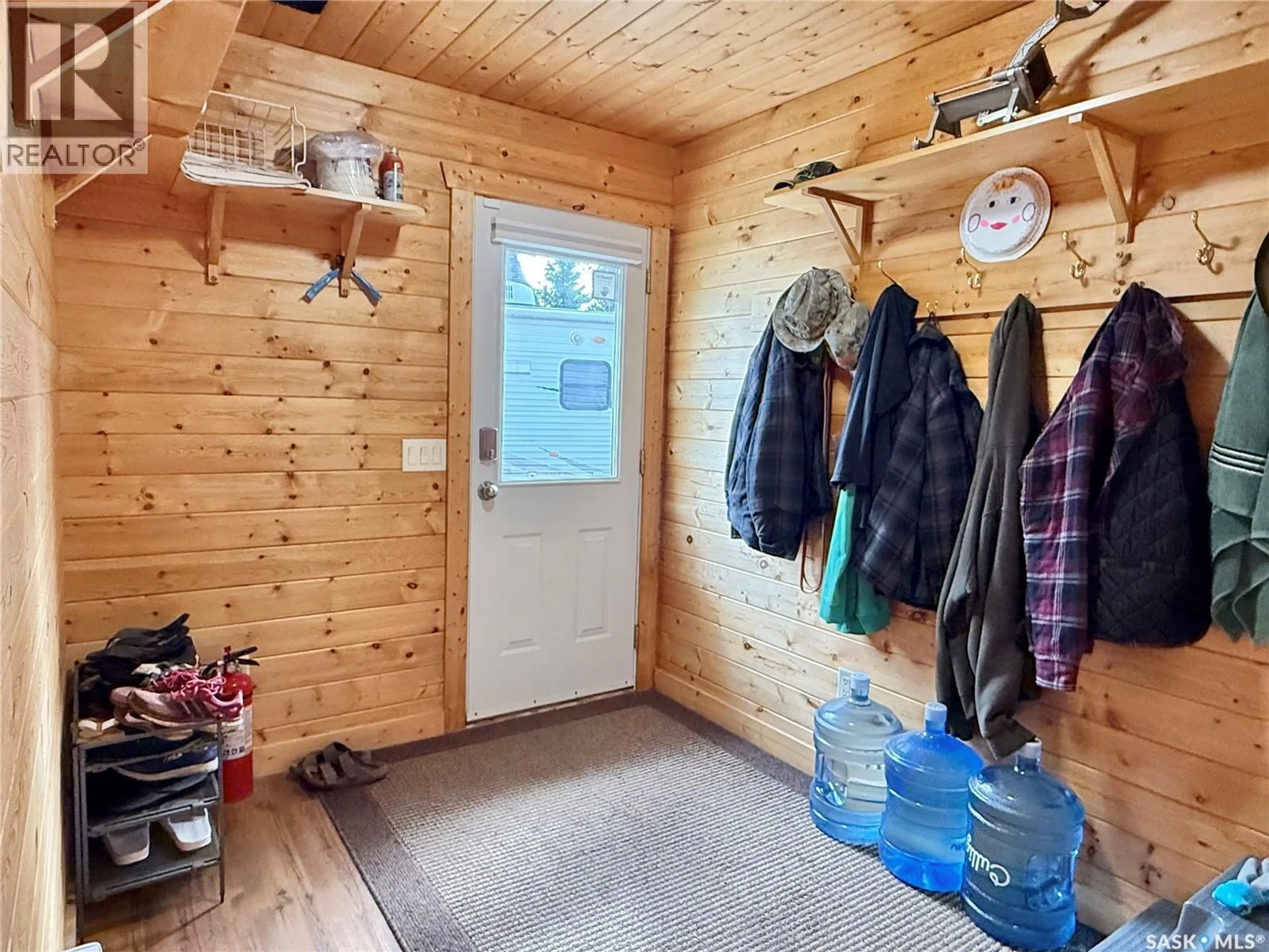 Indoor entryway for 325 VENTURE ROAD, Pebble Baye Saskatchewan S0J2G0