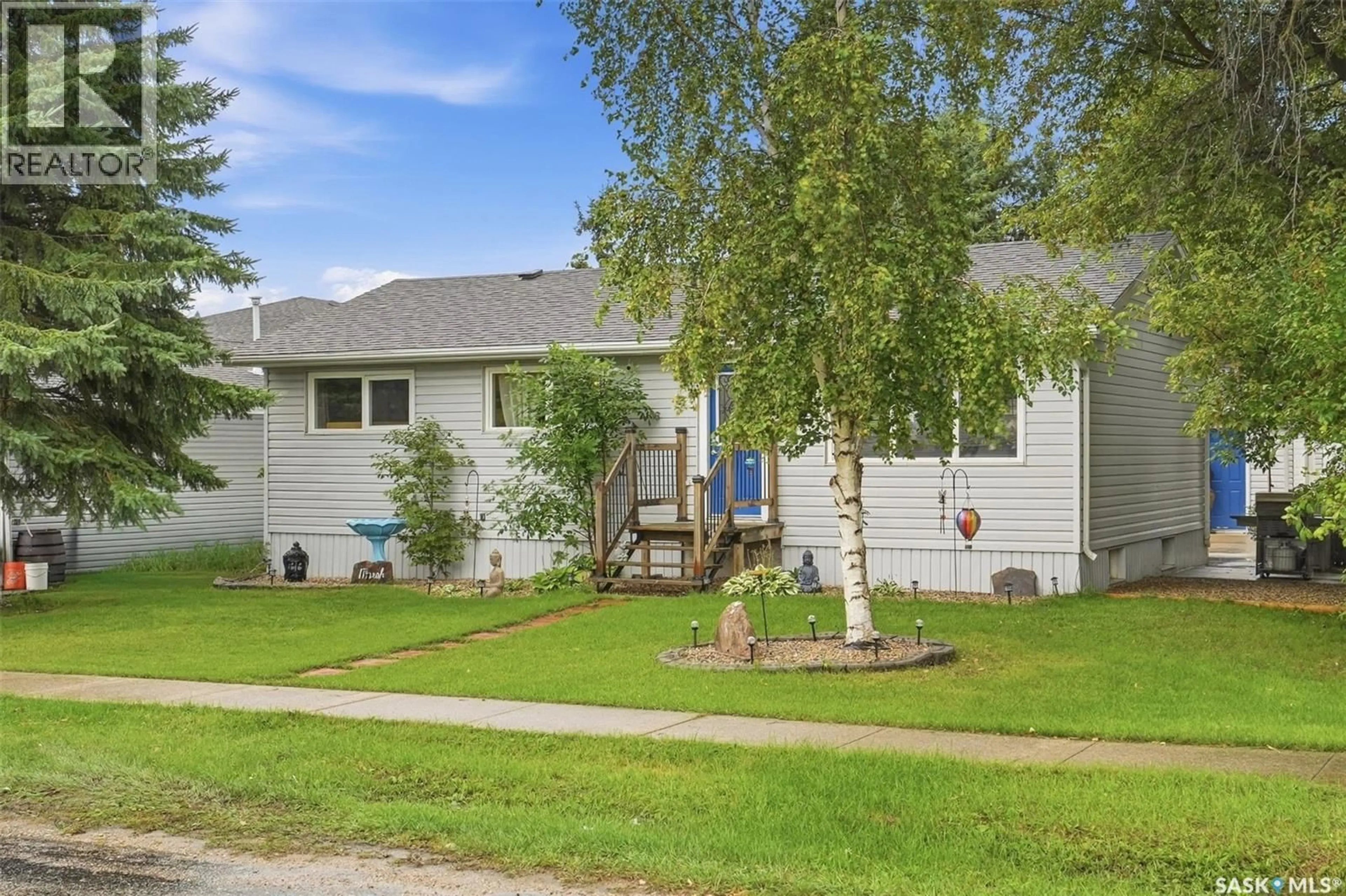 Home with vinyl exterior material, street for 638 KIRBY STREET, Bruno Saskatchewan S0K0S0