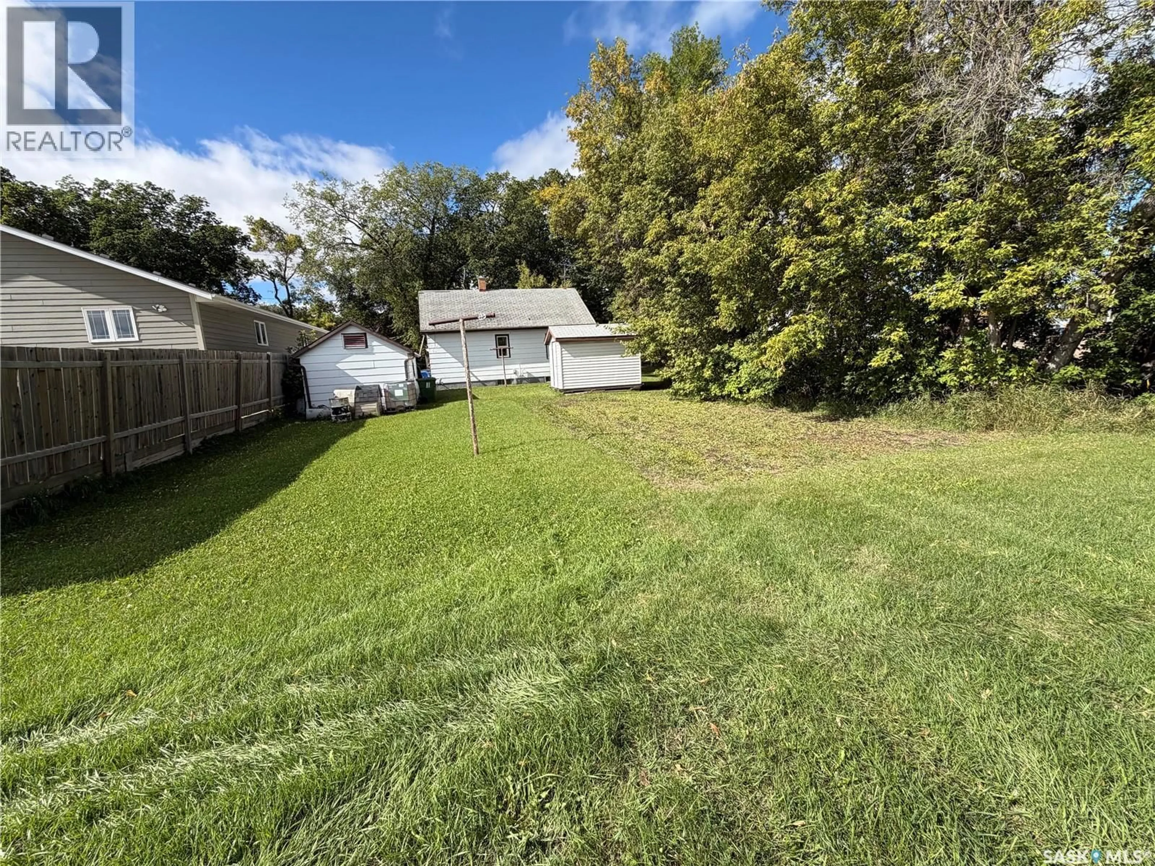 A pic from outside/outdoor area/front of a property/back of a property/a pic from drone, unknown for 31 LAURIER AVENUE, Yorkton Saskatchewan S3N1T7