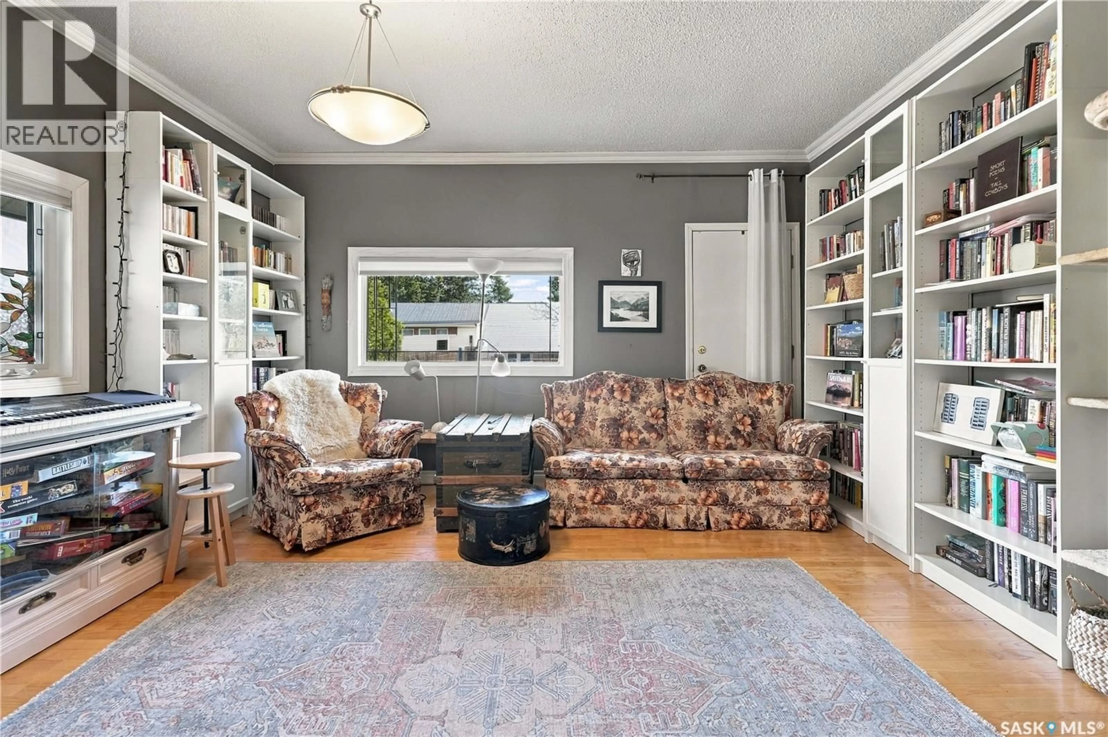 Living room with furniture, unknown for 250 3RD AVENUE, Gravelbourg Saskatchewan S0H1X0