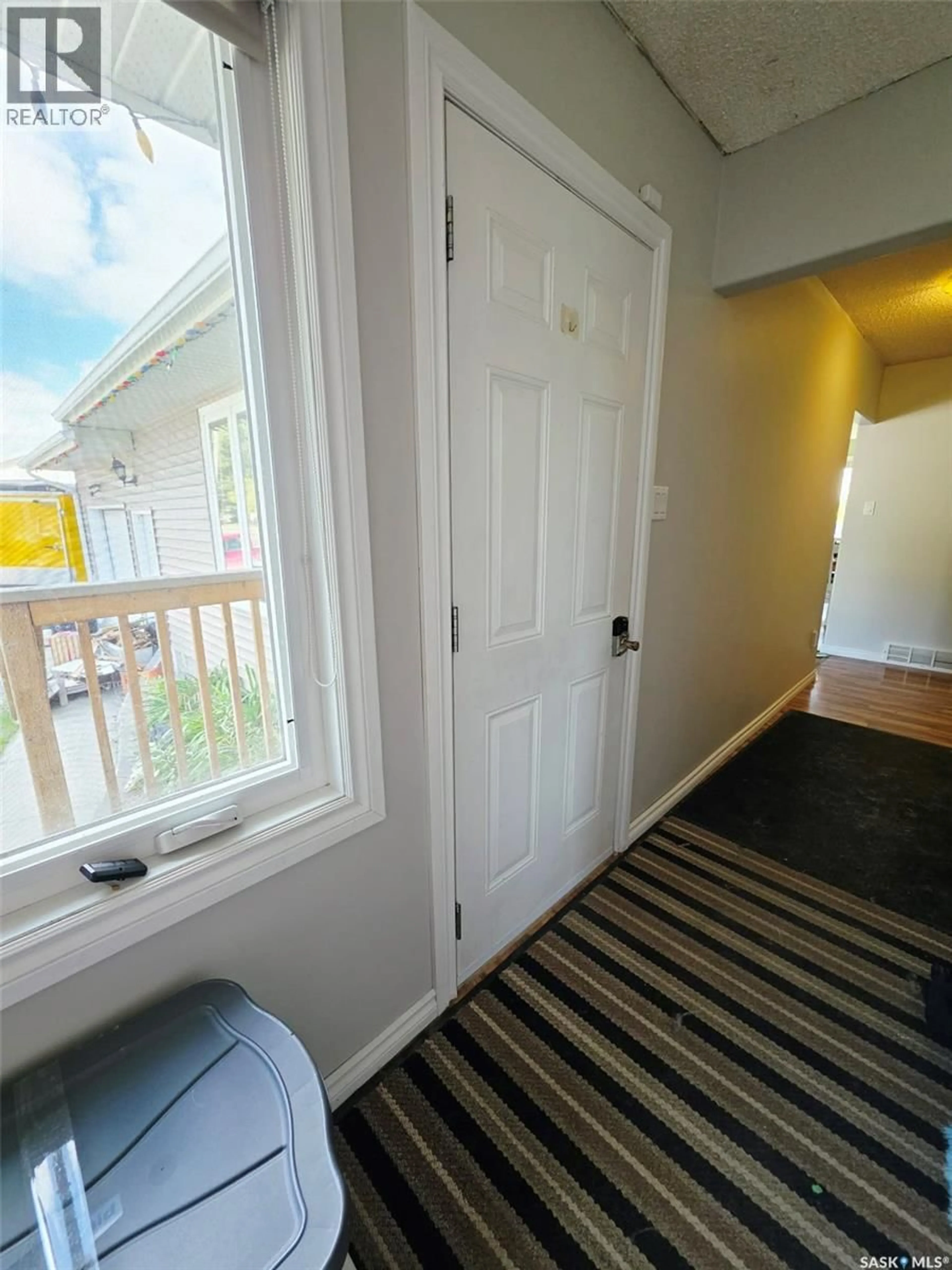 Indoor entryway for 1139 BROADVIEW ROAD, Esterhazy Saskatchewan S0A0X0