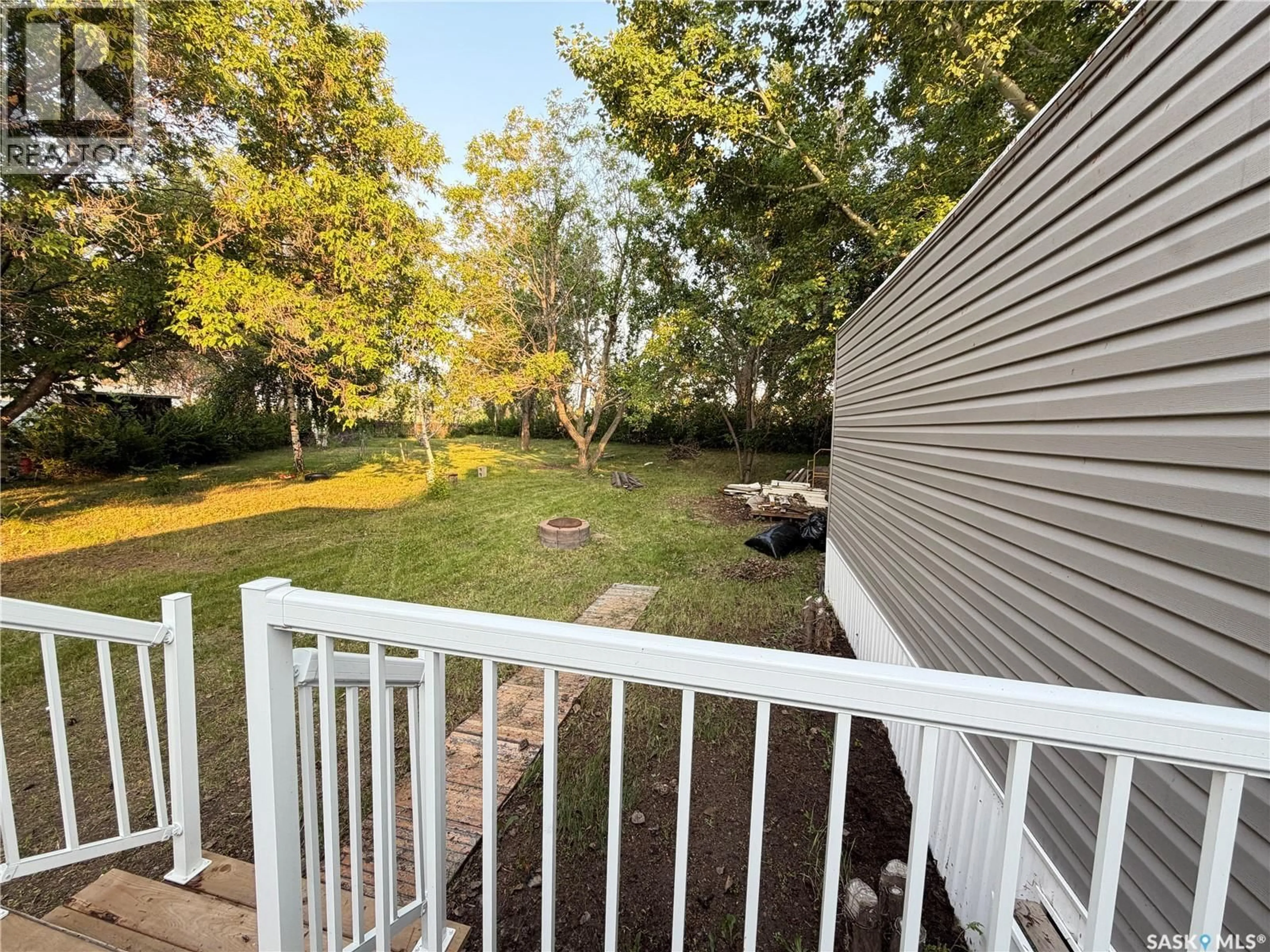A pic from outside/outdoor area/front of a property/back of a property/a pic from drone, water/lake/river/ocean view for 1035 - 60 BOYCHUK DRIVE, Saskatoon Saskatchewan S7H5B2