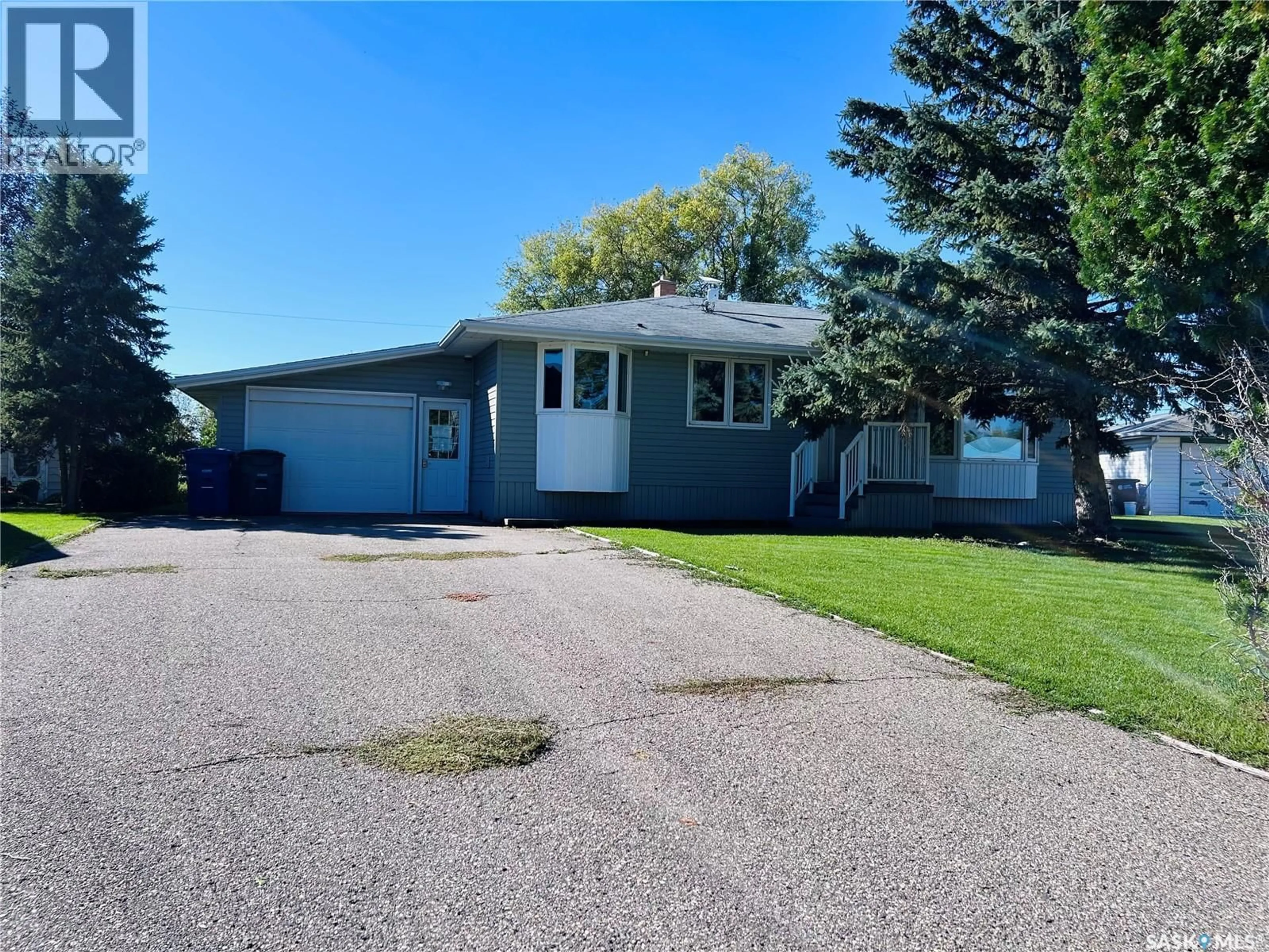 Home with vinyl exterior material, street for 1108 BOBOLINK BAY, Rocanville Saskatchewan S0A3L0