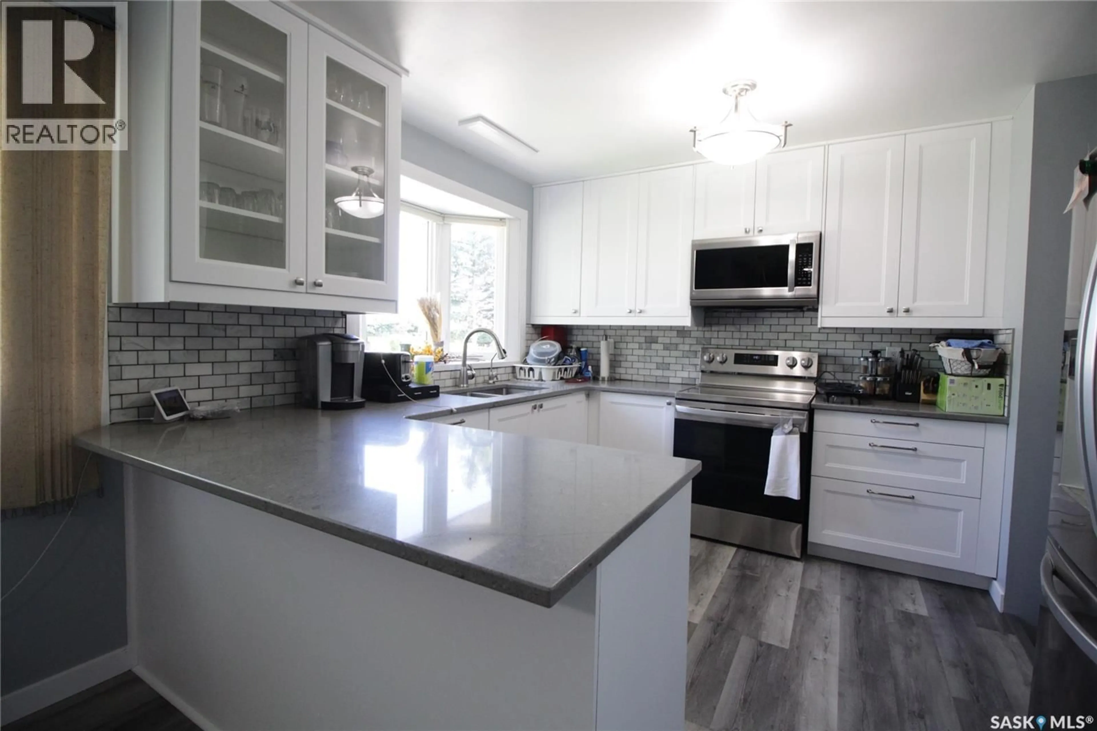 Contemporary kitchen, unknown for 1108 BOBOLINK BAY, Rocanville Saskatchewan S0A3L0