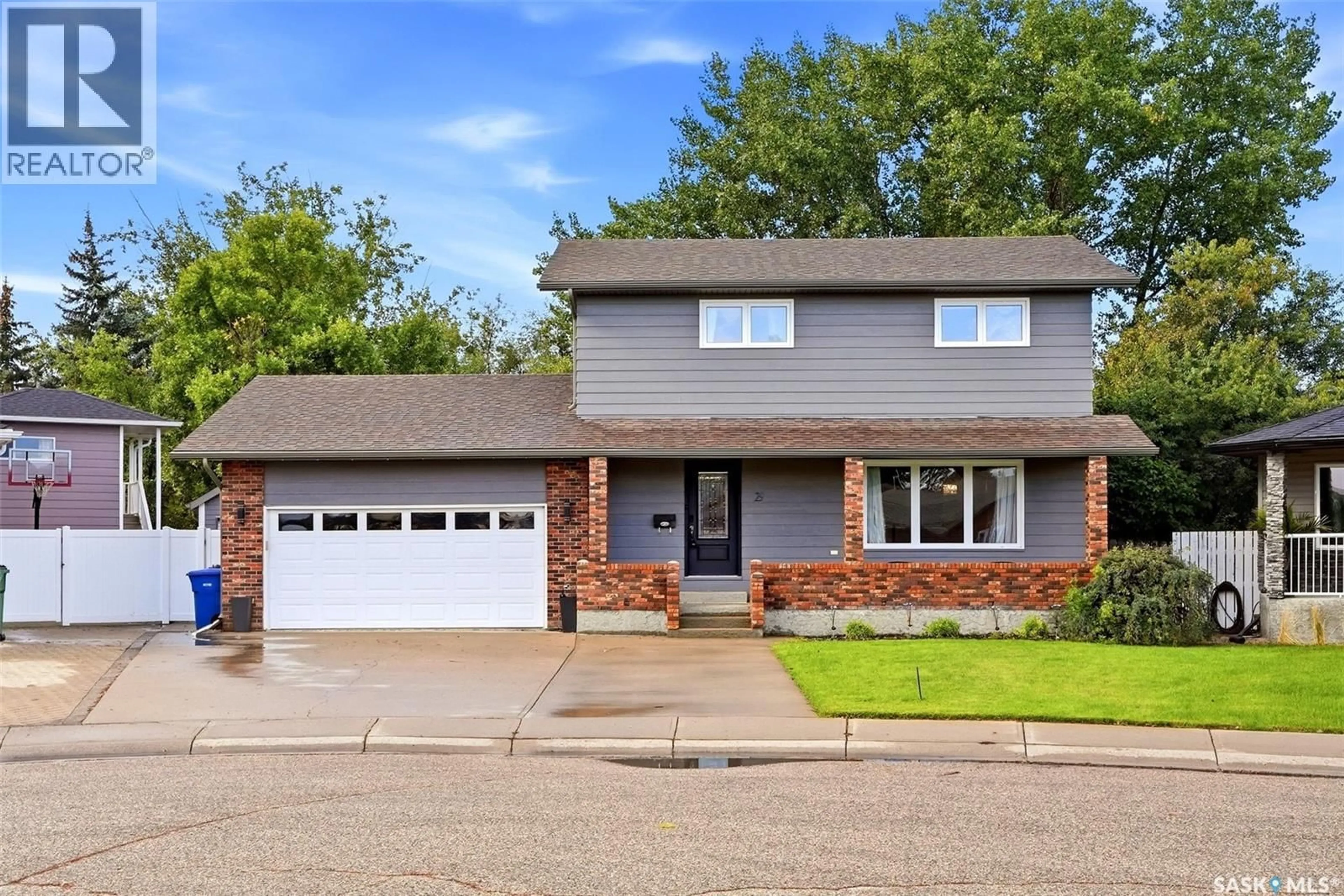 Home with brick exterior material, street for 29 THORN CRESCENT, Moose Jaw Saskatchewan S6J1J3